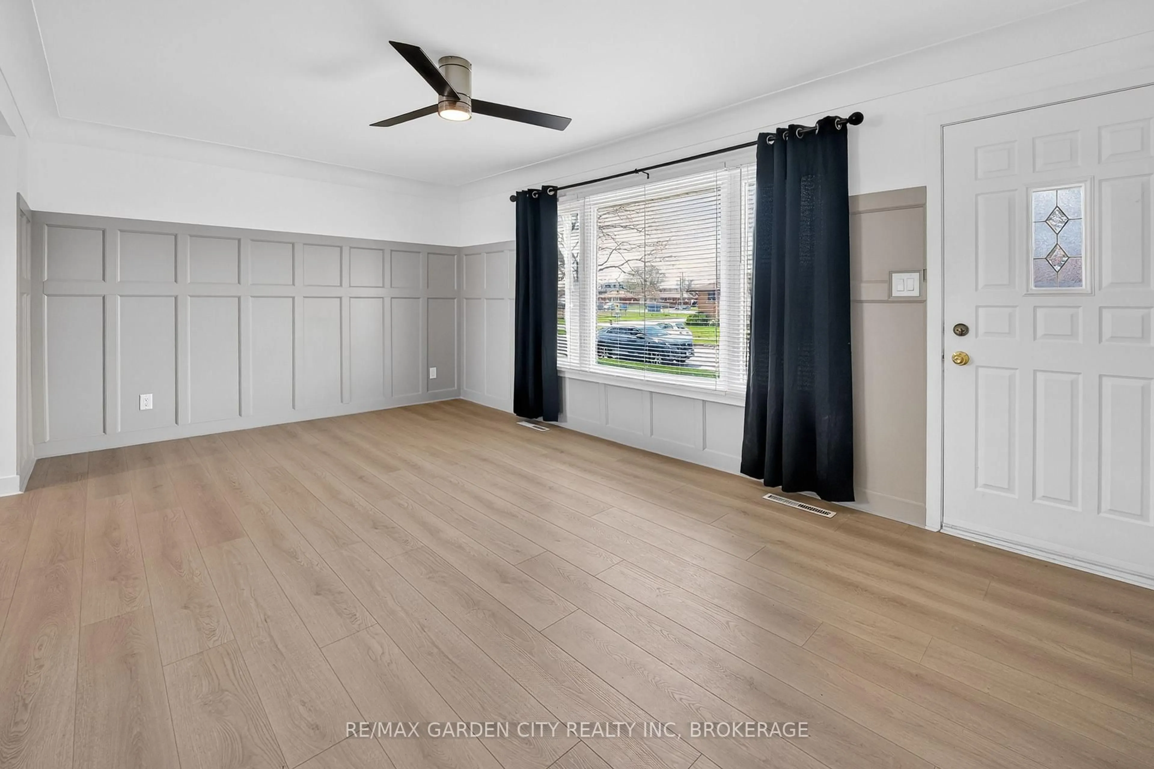 A pic of a room for 77 Balmoral Ave, Welland Ontario L3B 1S5