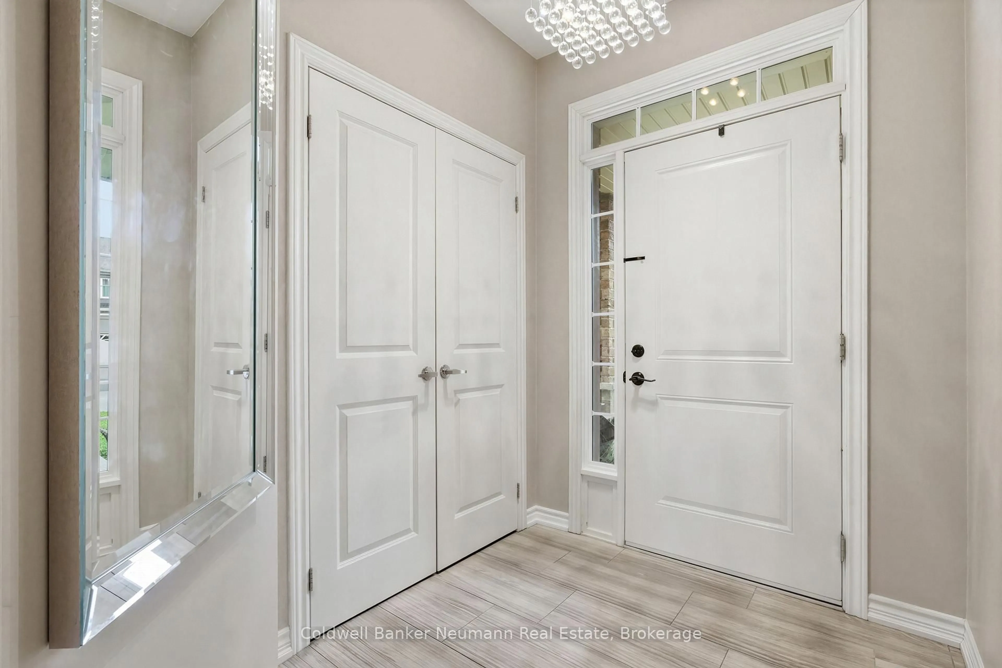 Indoor entryway for 86 Pettitt Dr, Guelph Ontario N1E 0M2