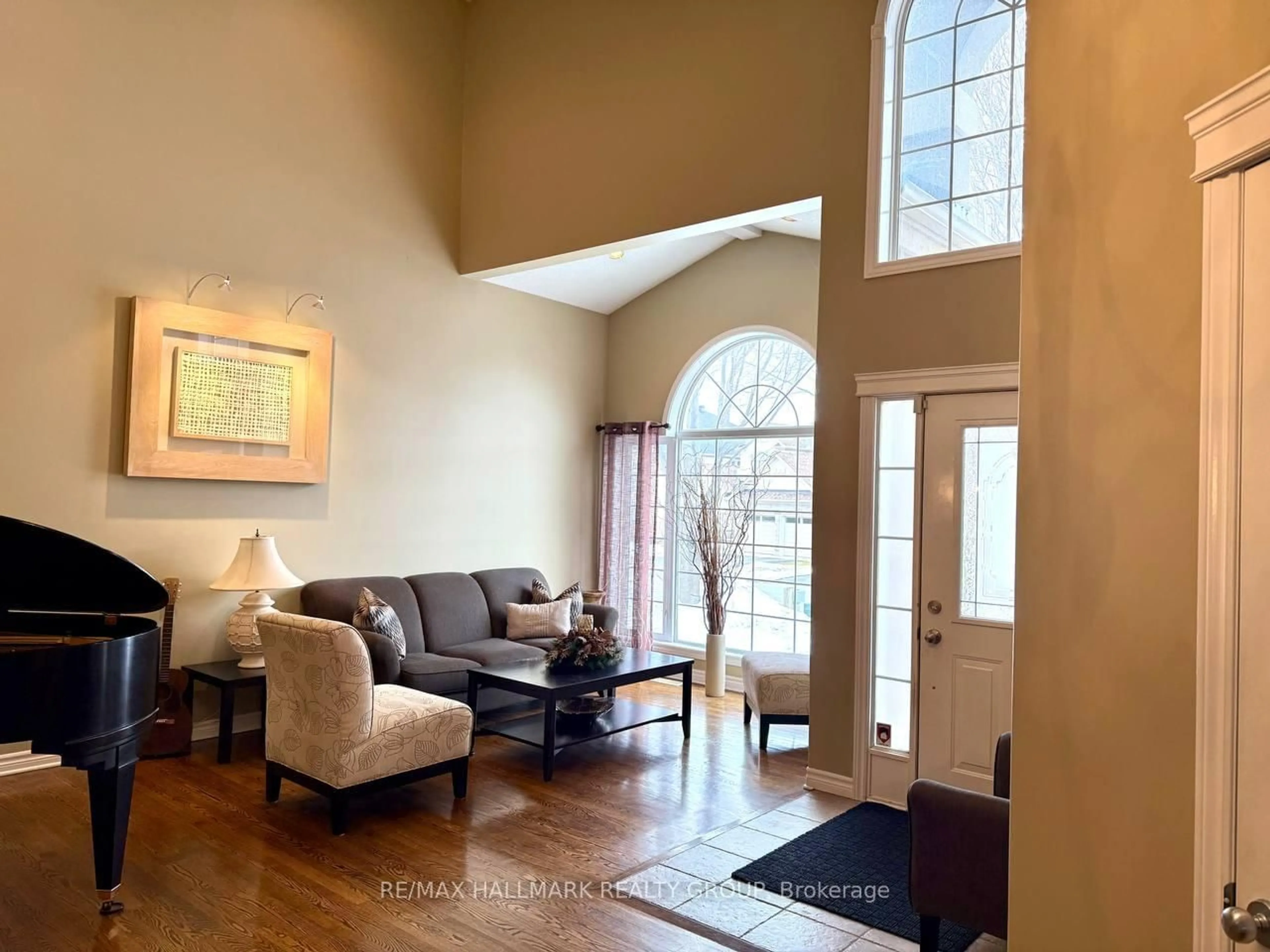 Indoor entryway for 9 Blackshire Circ, Ottawa Ontario K2J 5L8