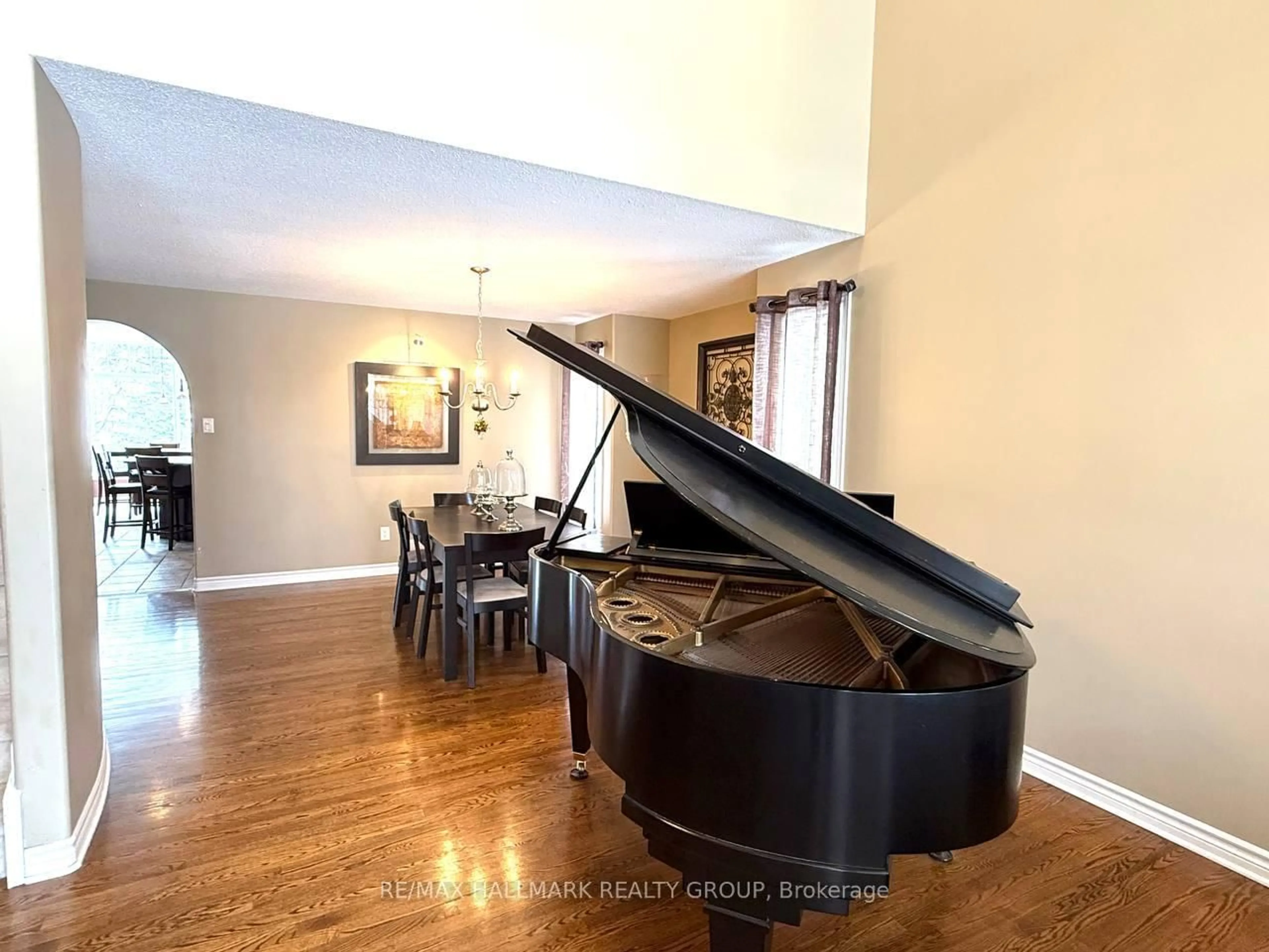 Unknown for 9 Blackshire Circ, Ottawa Ontario K2J 5L8