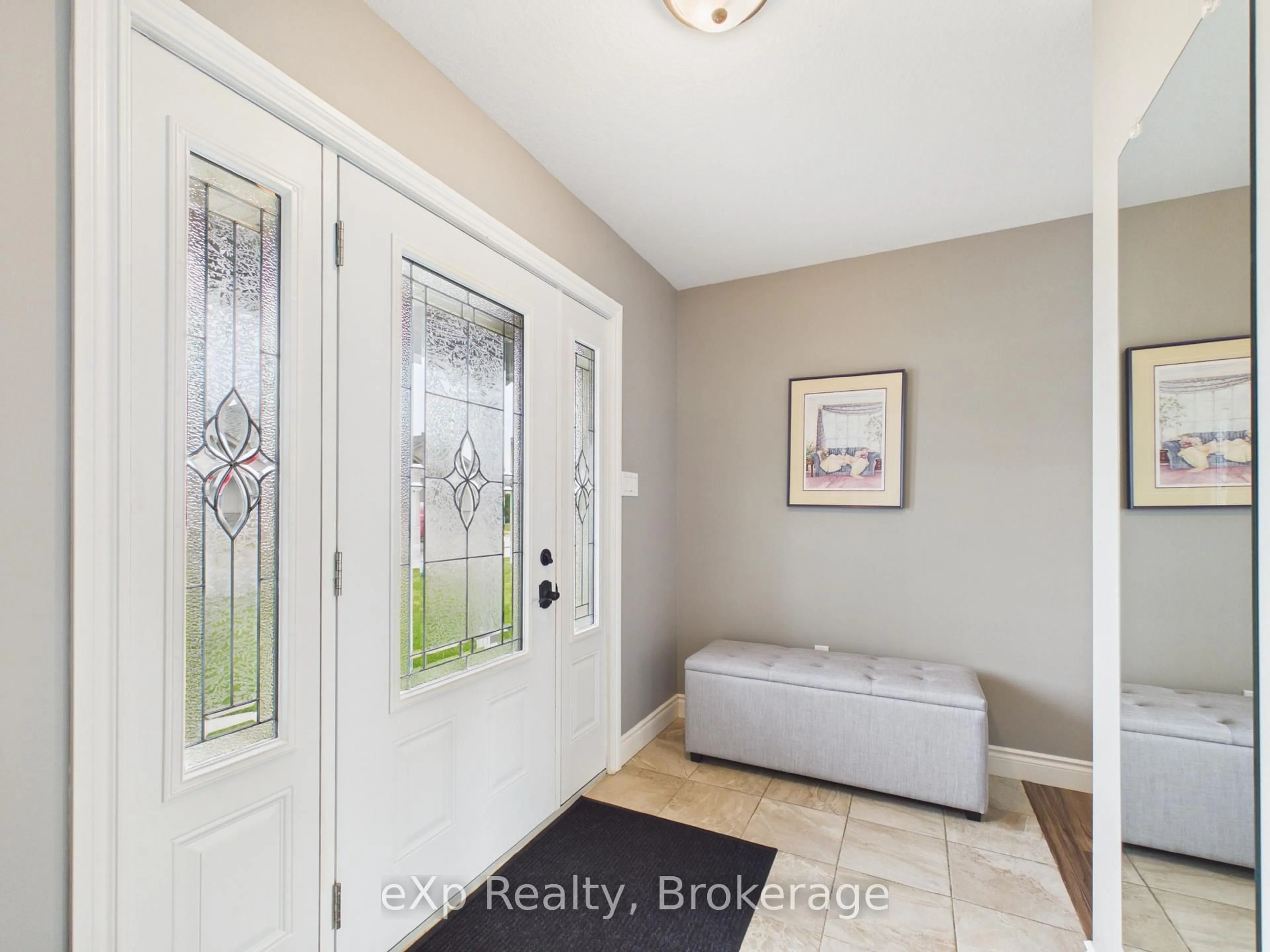 Indoor entryway for 264 Saratoga Rd #25, Kincardine Ontario N2Z 0C8