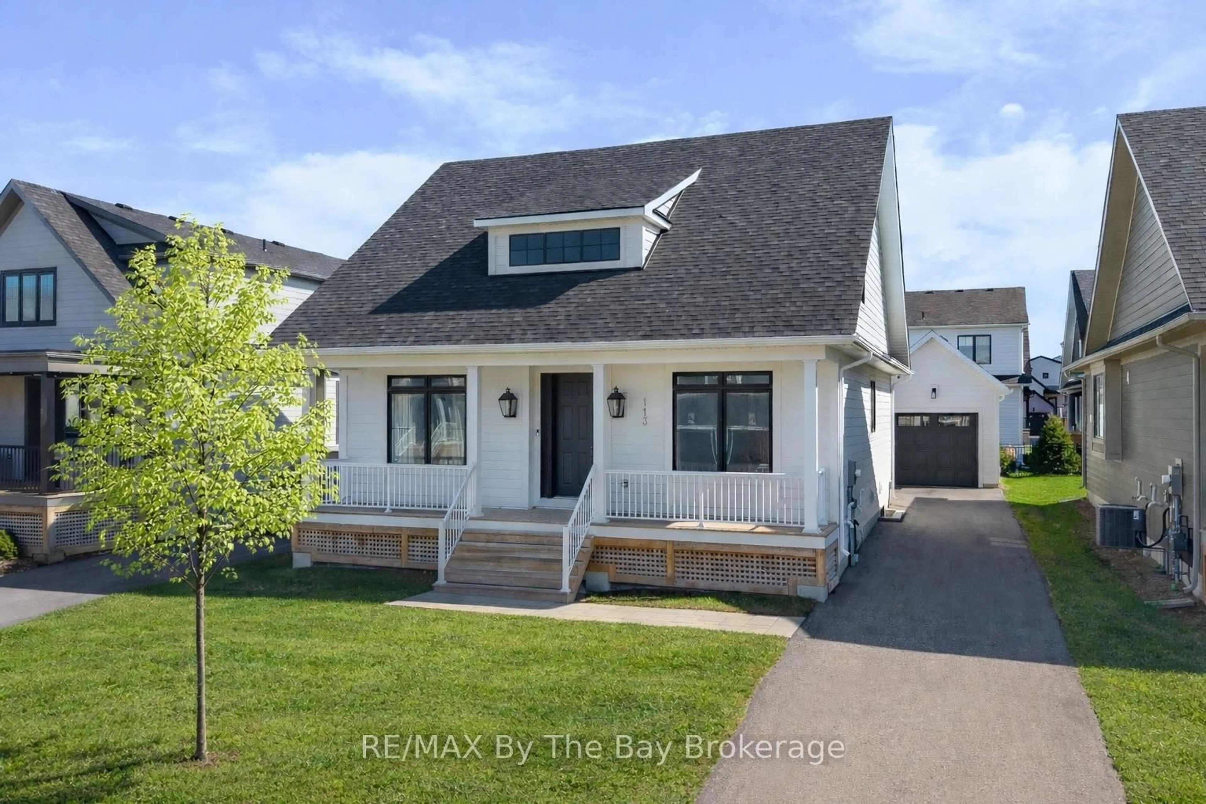 Home with vinyl exterior material, street for 113 Black Willow Cres, Blue Mountains Ontario L9Y 5L8