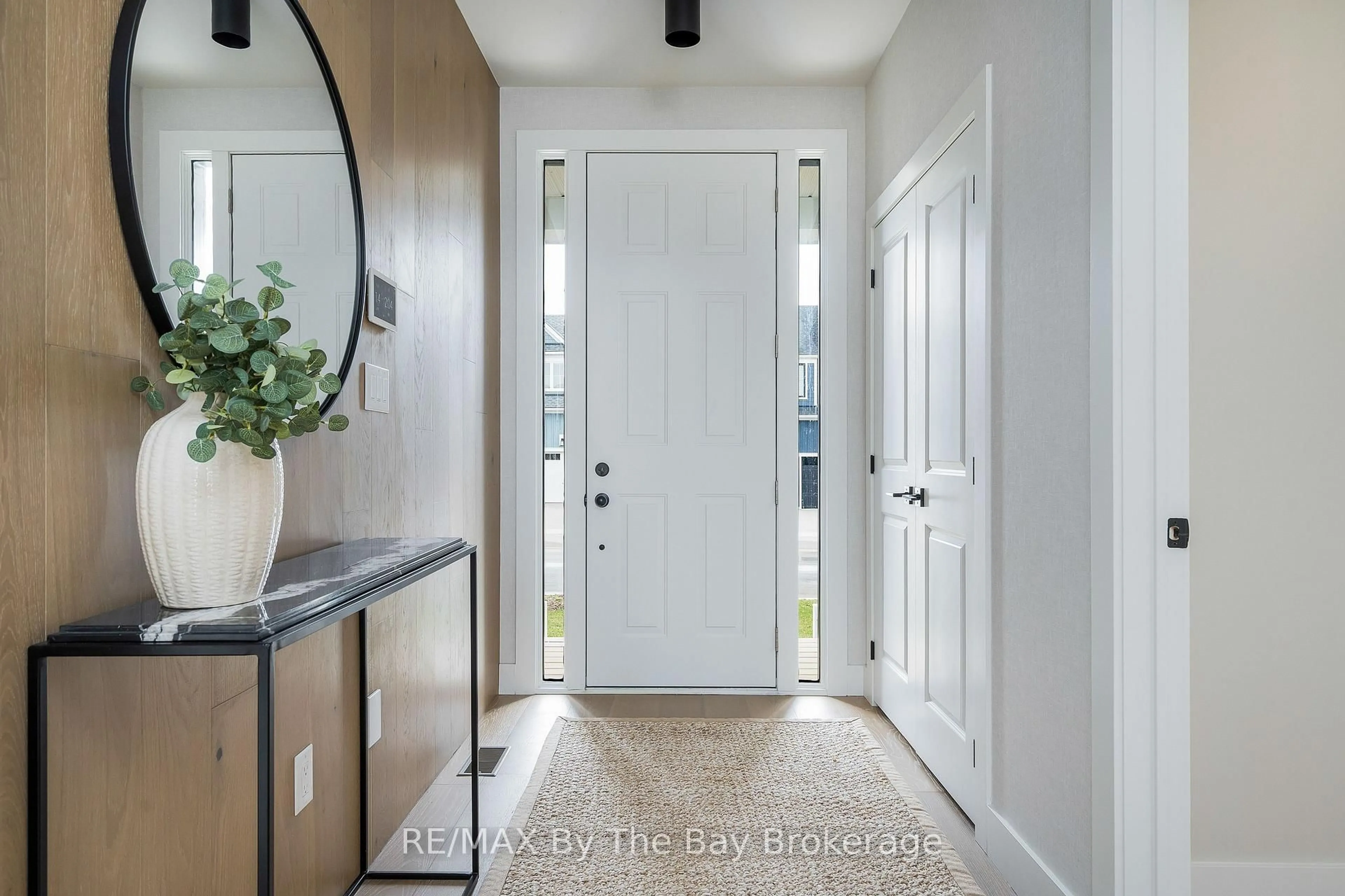 Indoor entryway for 113 Black Willow Cres, Blue Mountains Ontario L9Y 5L8