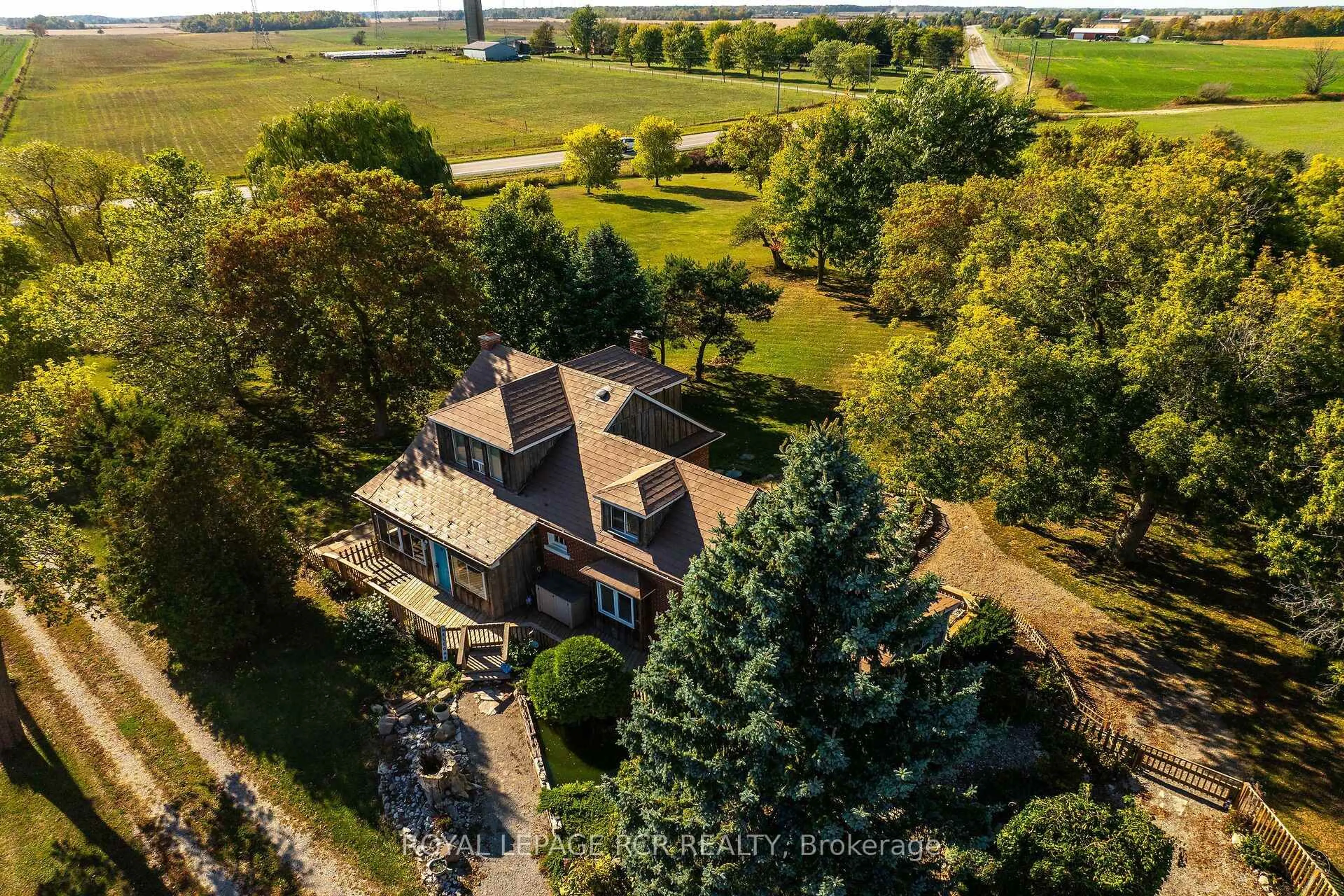 A pic from outside/outdoor area/front of a property/back of a property/a pic from drone, water/lake/river/ocean view for 1069 Haldimand 66 Rd, Haldimand Ontario N3W 1P8