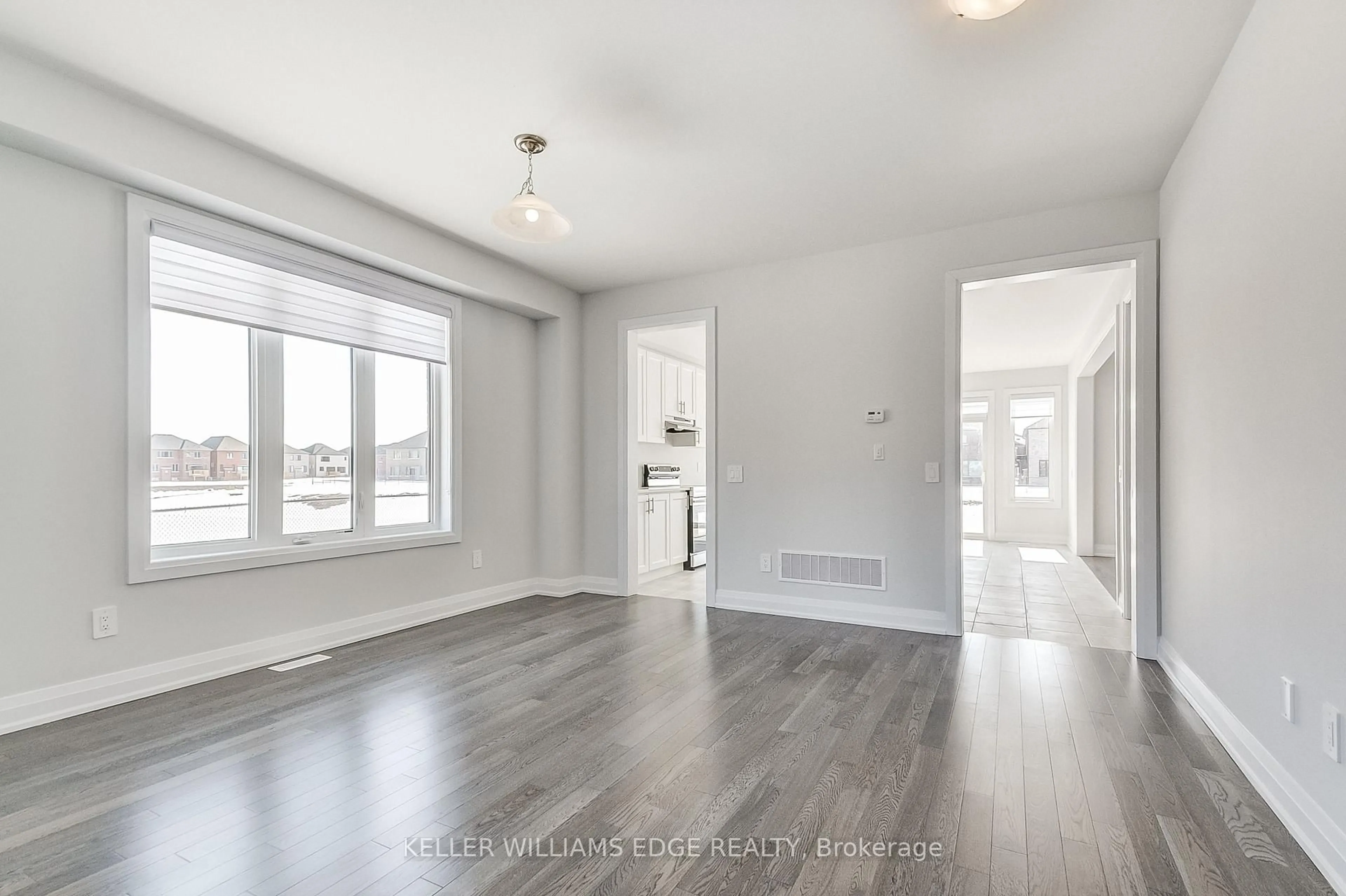 Indoor entryway for 35 Walters St, Kawartha Lakes Ontario K9V 0S2