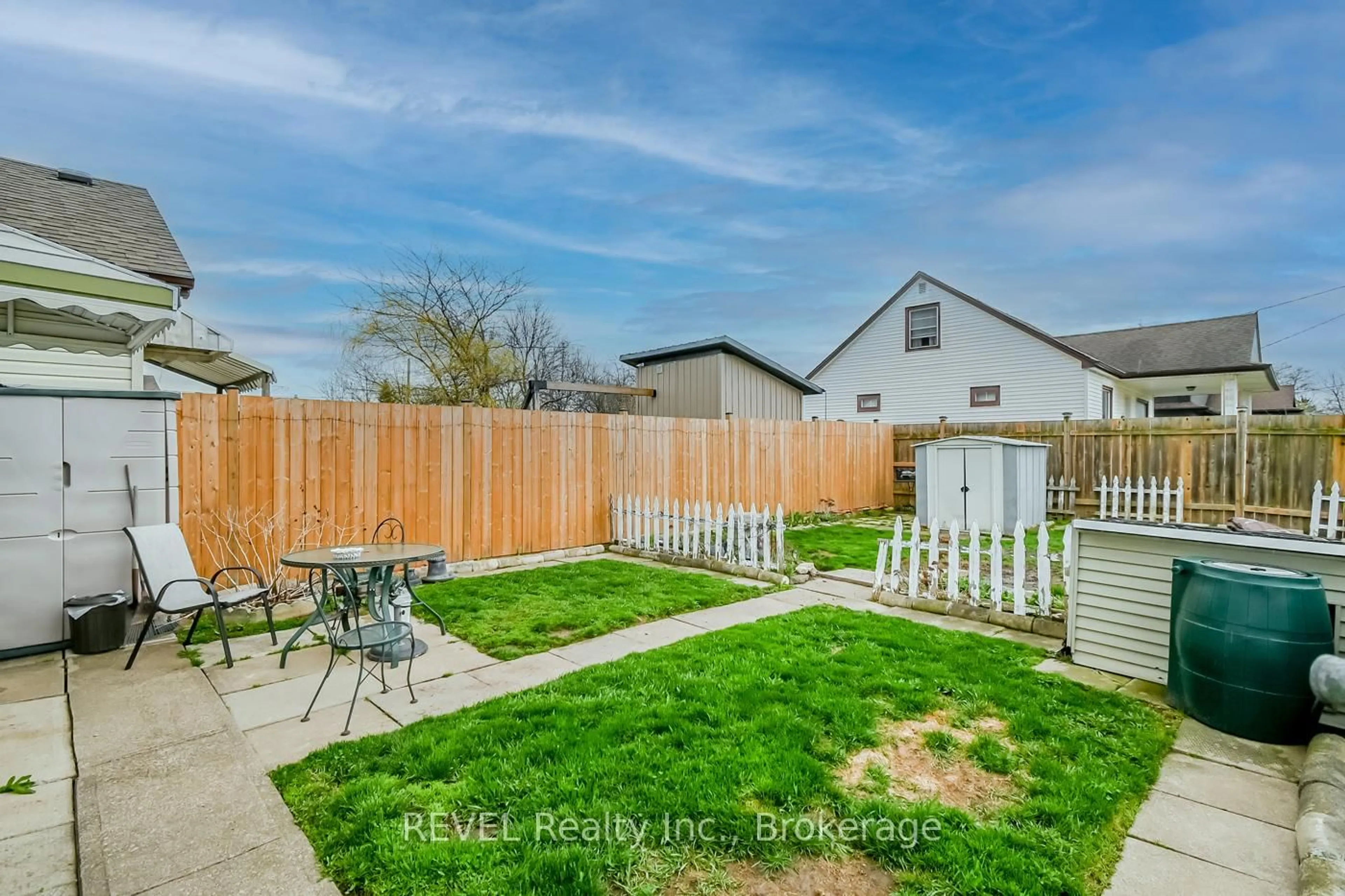 Unknown for 76 Lincoln Ave, St. Catharines Ontario L2P 2C9