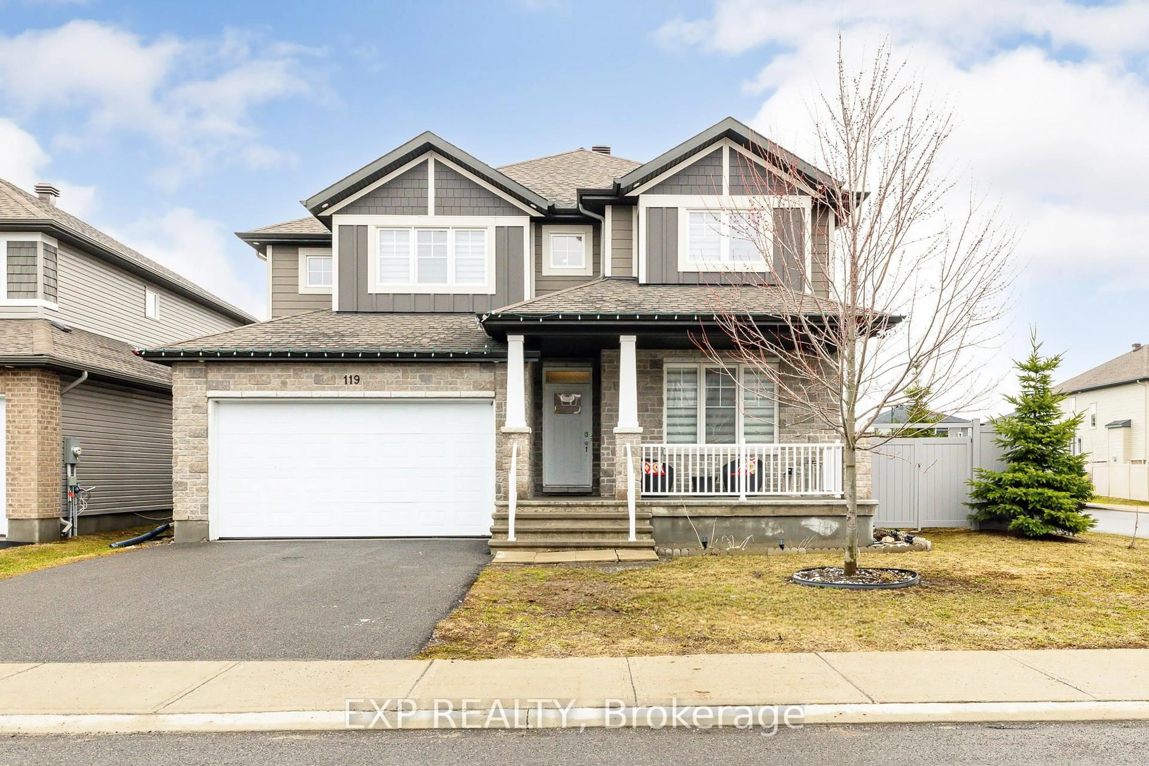 Home with vinyl exterior material, street for 119 Riddell St, Carleton Place Ontario K7C 0J9