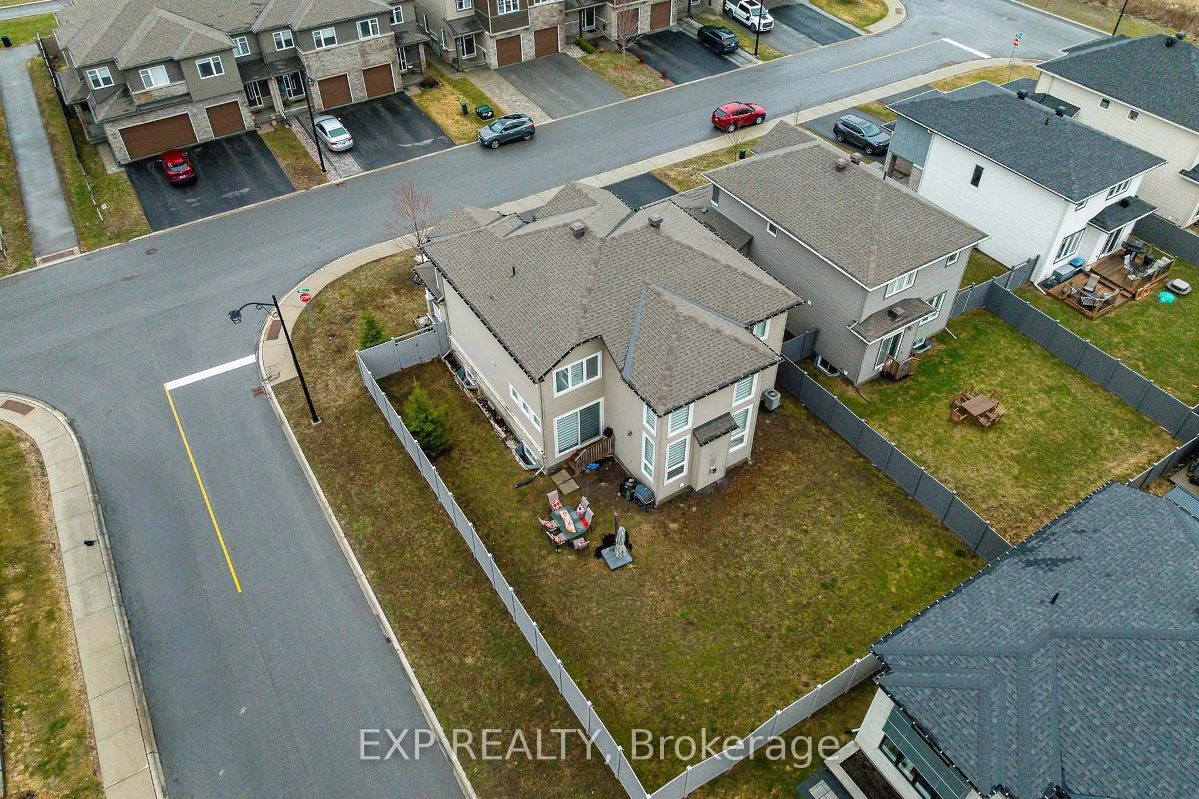 A pic from outside/outdoor area/front of a property/back of a property/a pic from drone, unknown for 119 Riddell St, Carleton Place Ontario K7C 0J9