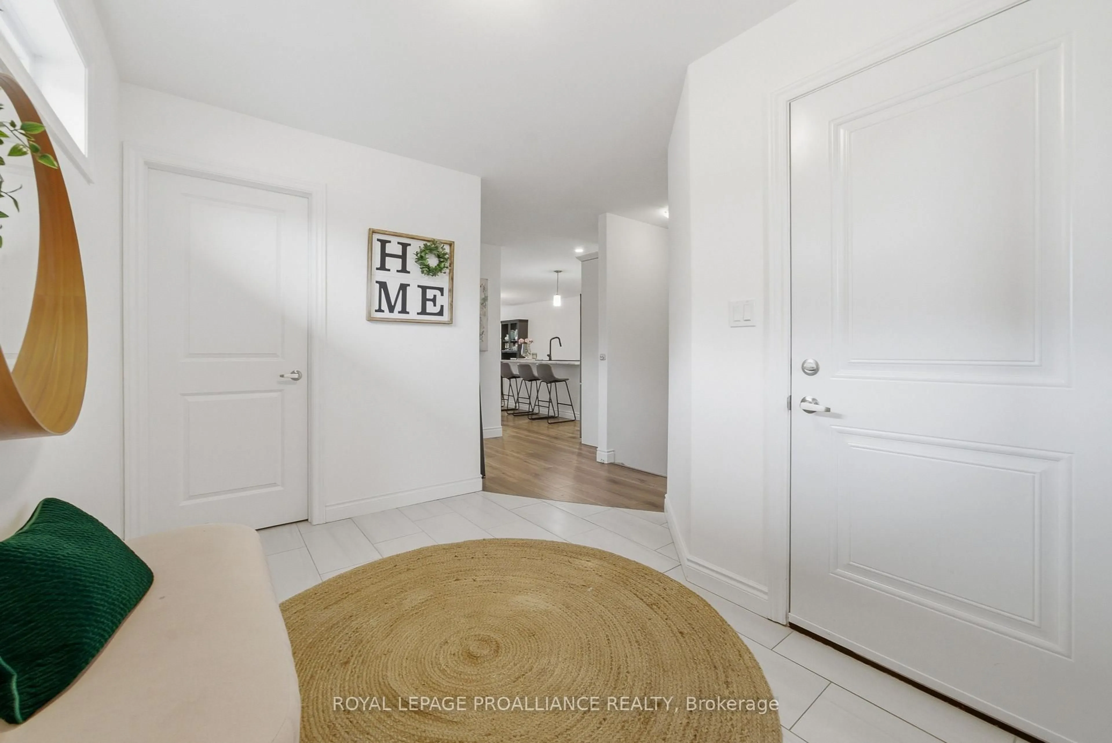 Indoor entryway for 100 Dewal Pl, Belleville Ontario K8P 0H2