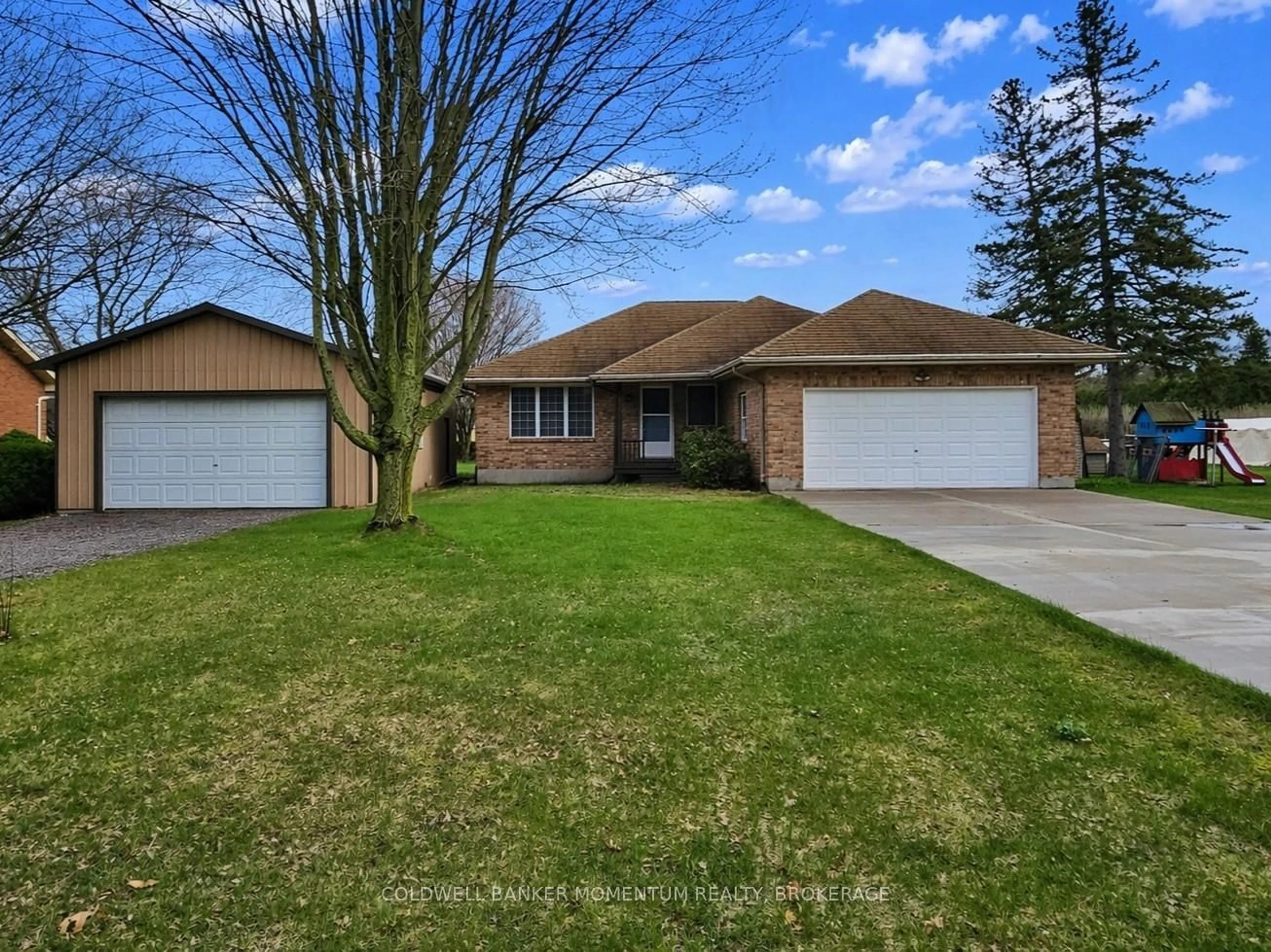 A pic from outside/outdoor area/front of a property/back of a property/a pic from drone, street for 980 Norfolk County Road 21, Norfolk Ontario N4B 2W4