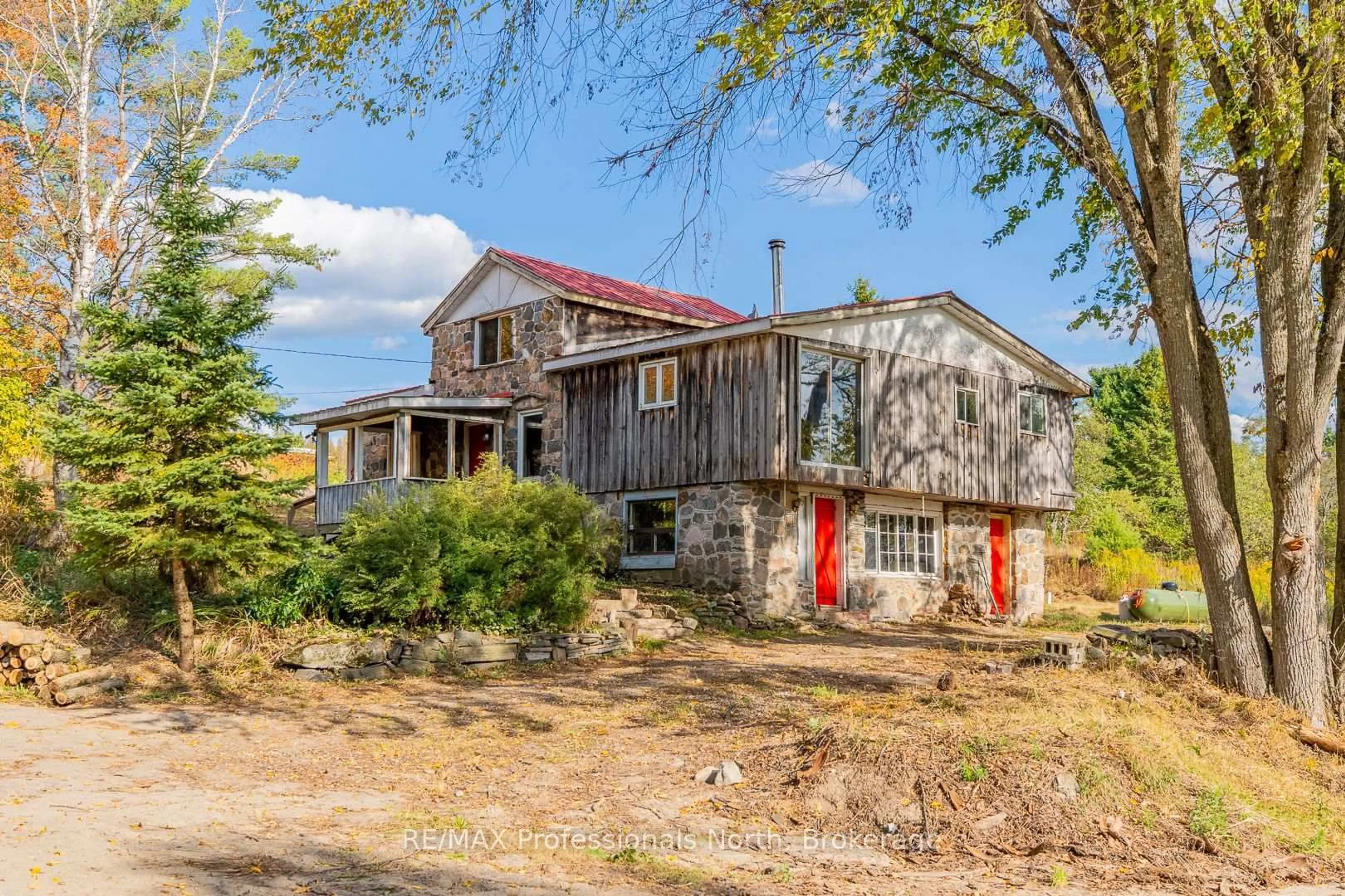 A pic from outside/outdoor area/front of a property/back of a property/a pic from drone, unknown for 1127 Fallowfield Rd, Dysart et al Ontario K0M 1S0