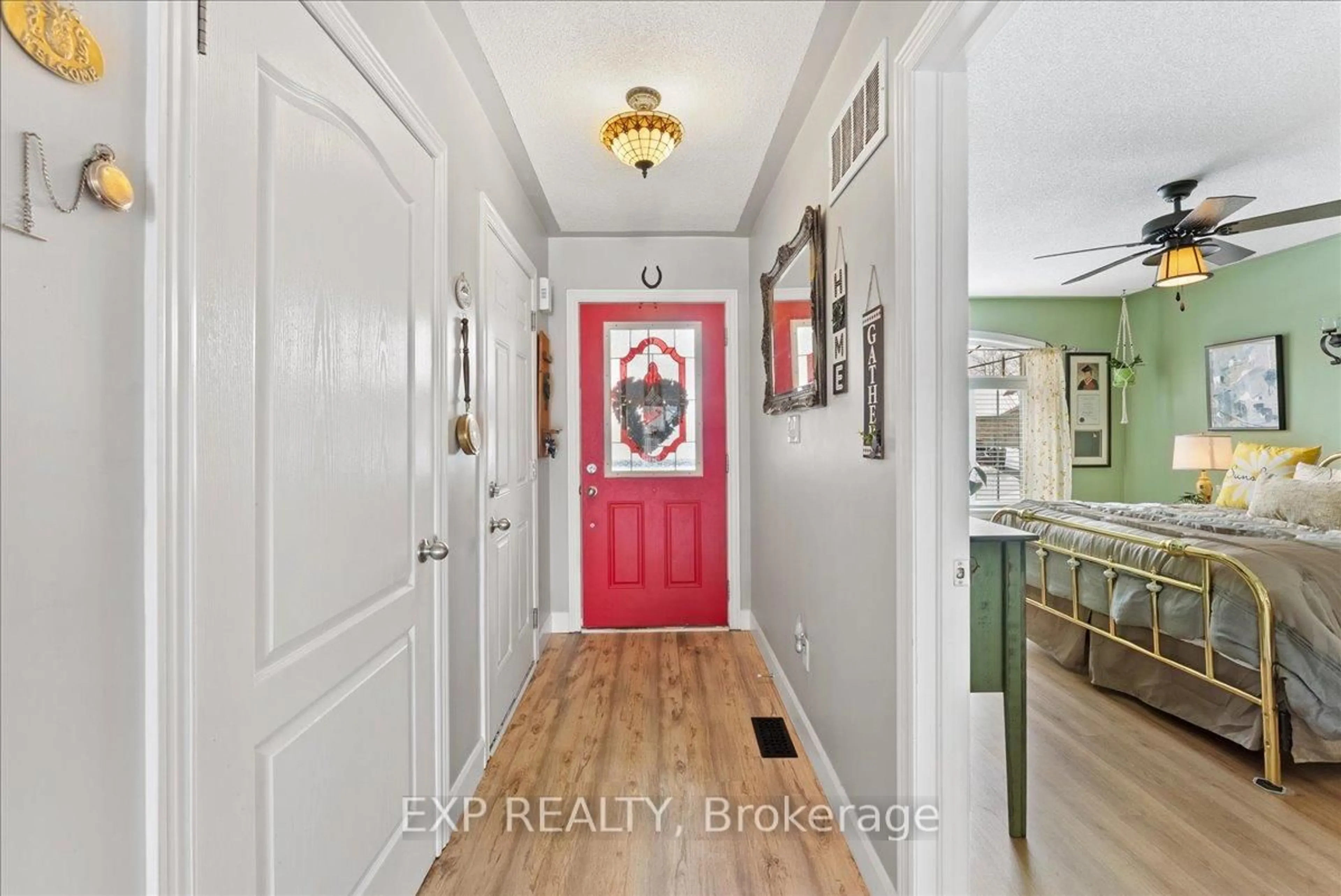 Indoor entryway for 37 White Hart Lane, Trent Hills Ontario K0L 1Y0