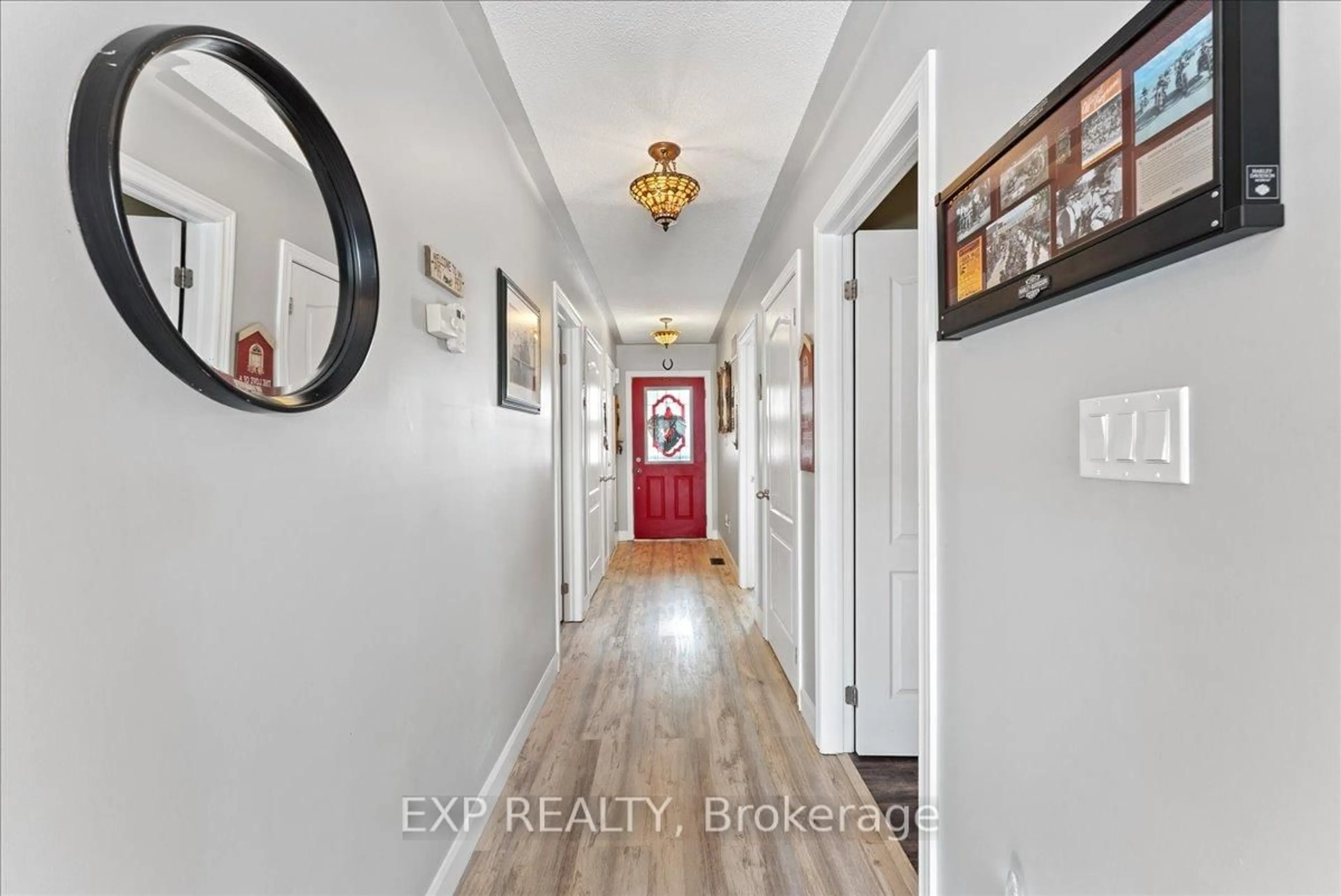 Indoor entryway for 37 White Hart Lane, Trent Hills Ontario K0L 1Y0