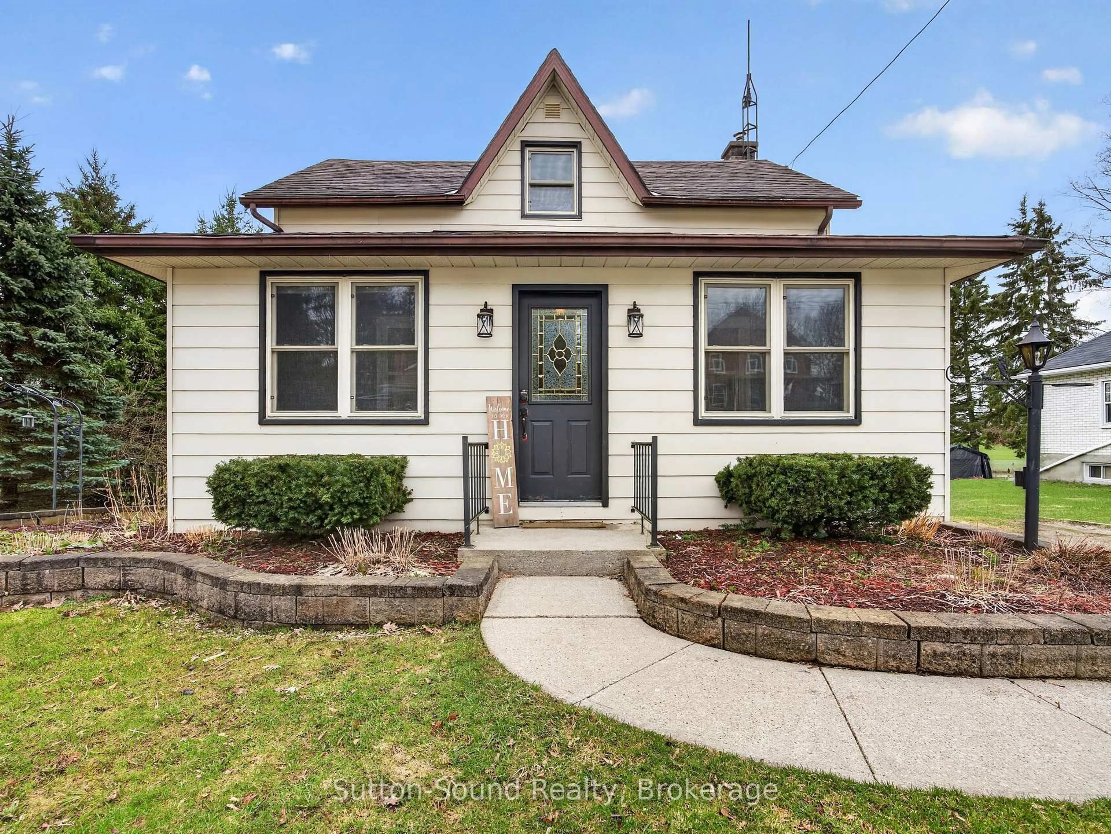 Home with vinyl exterior material, street for 102018 Grey Road 5 Rd, Georgian Bluffs Ontario N4K 5N5