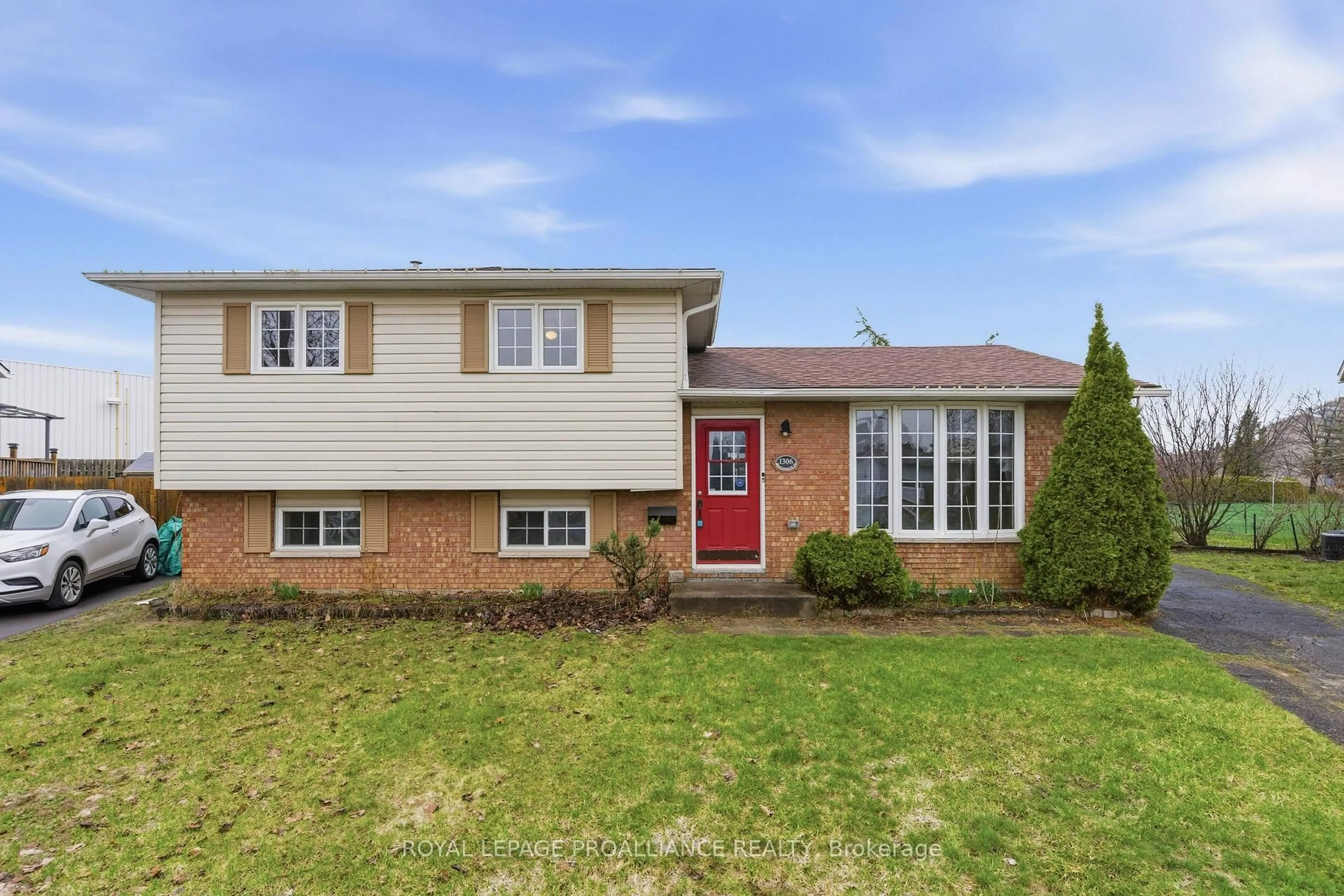 Home with brick exterior material, street for 1306 Brockmount Pl, Brockville Ontario K6V 5Z7