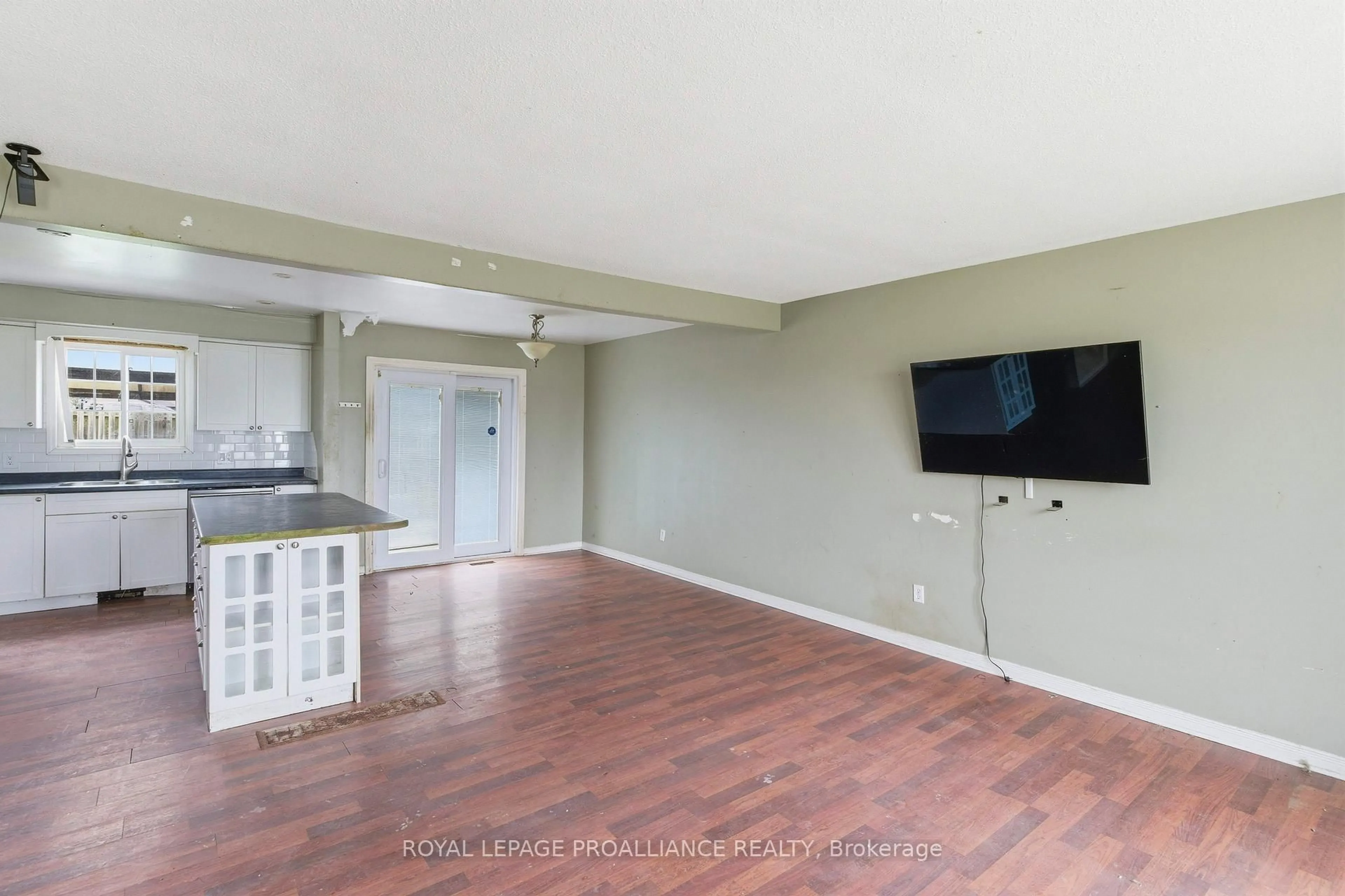 A pic of a room for 1306 Brockmount Pl, Brockville Ontario K6V 5Z7