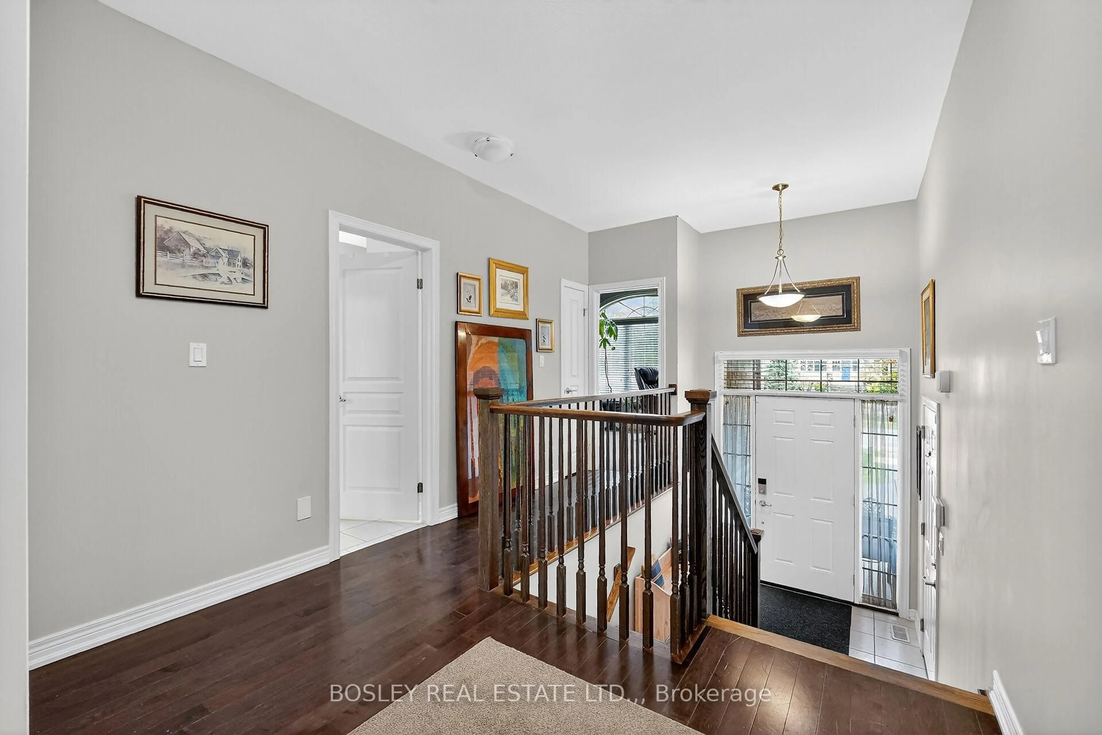 Indoor entryway for 3563 Dominion Rd, Fort Erie Ontario L0S 1N0