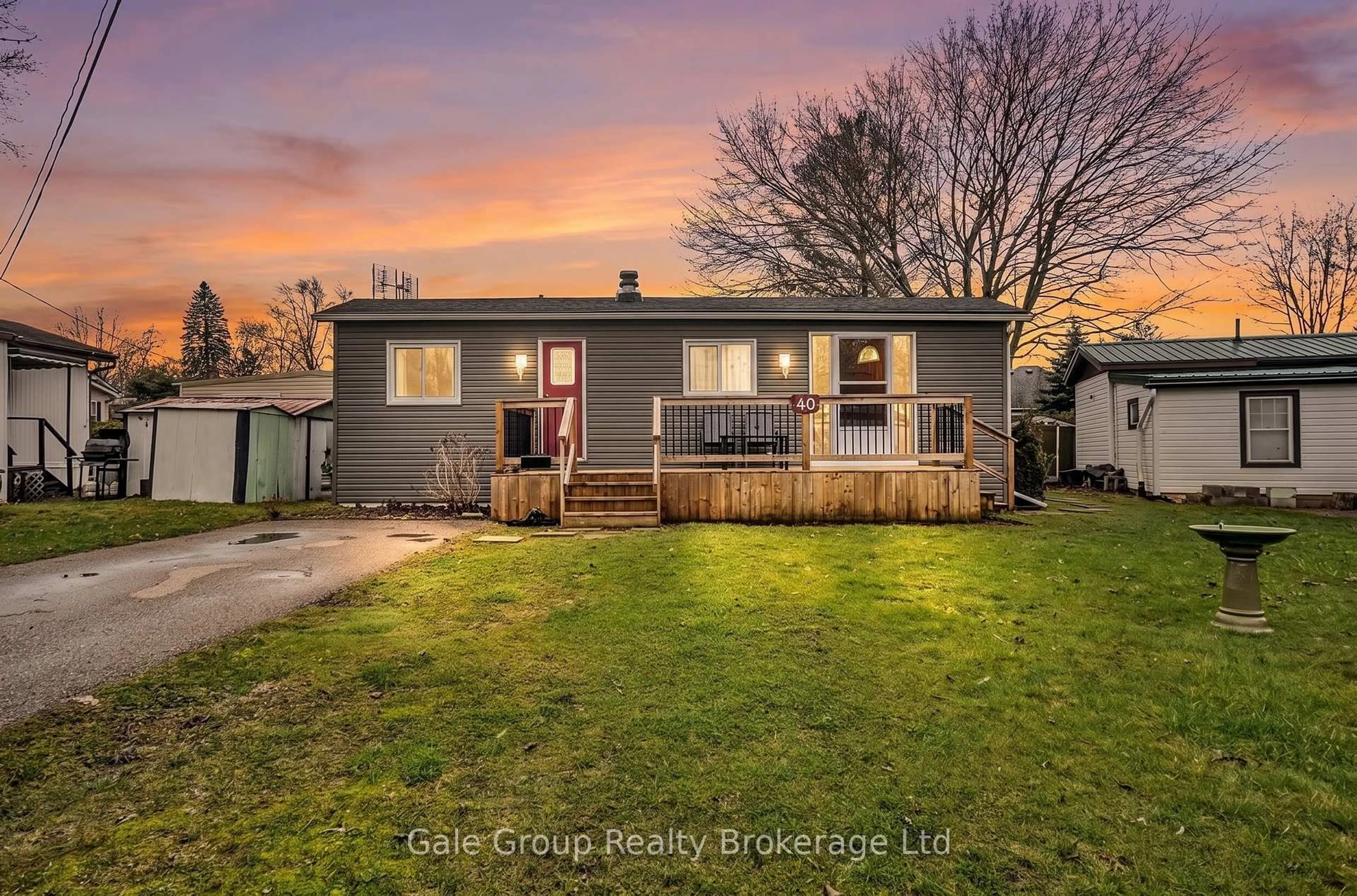 A pic from outside/outdoor area/front of a property/back of a property/a pic from drone, street for 33 Pitt St, Bayham Ontario N0J 1T0