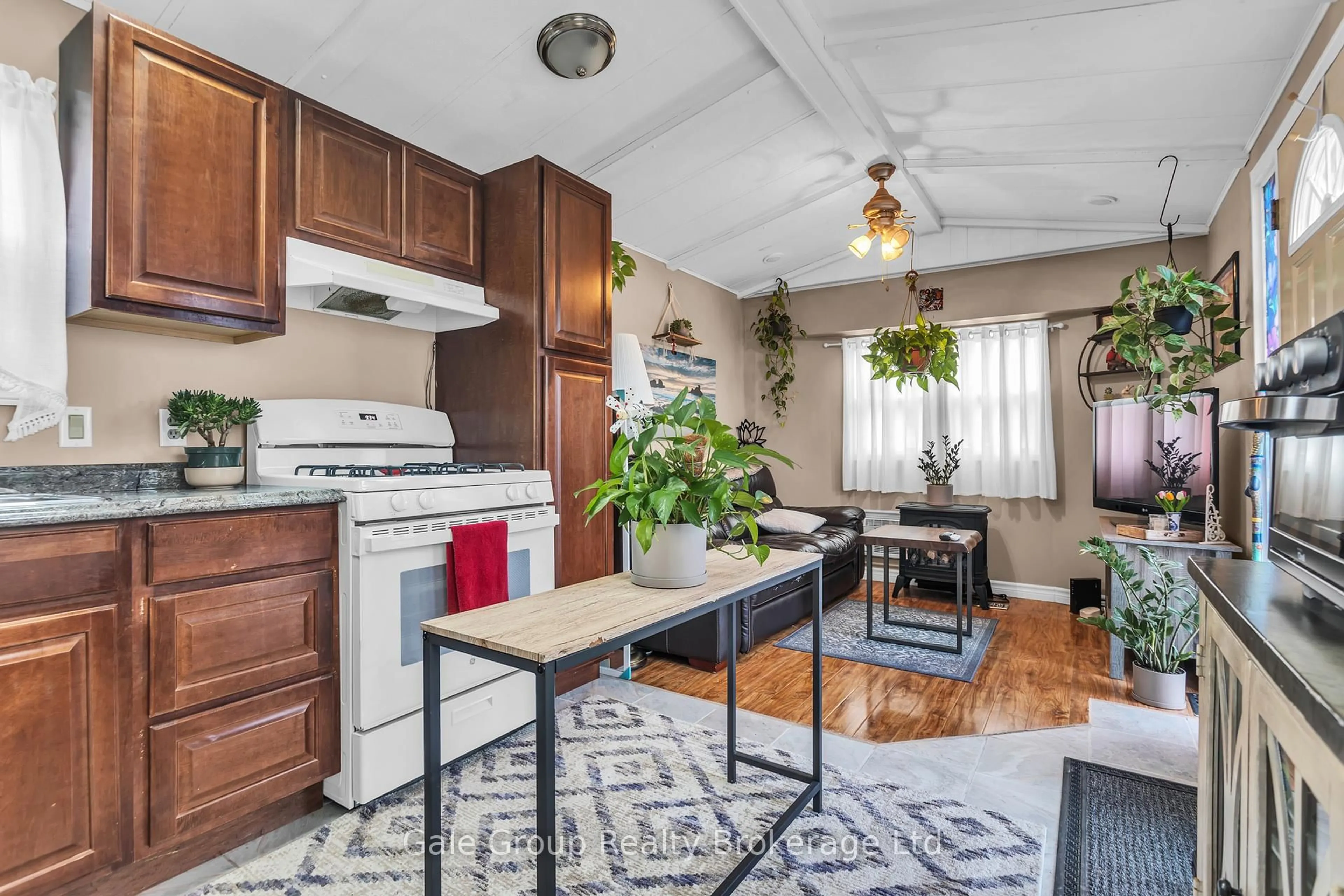 Open concept kitchen, unknown for 33 Pitt St, Bayham Ontario N0J 1T0