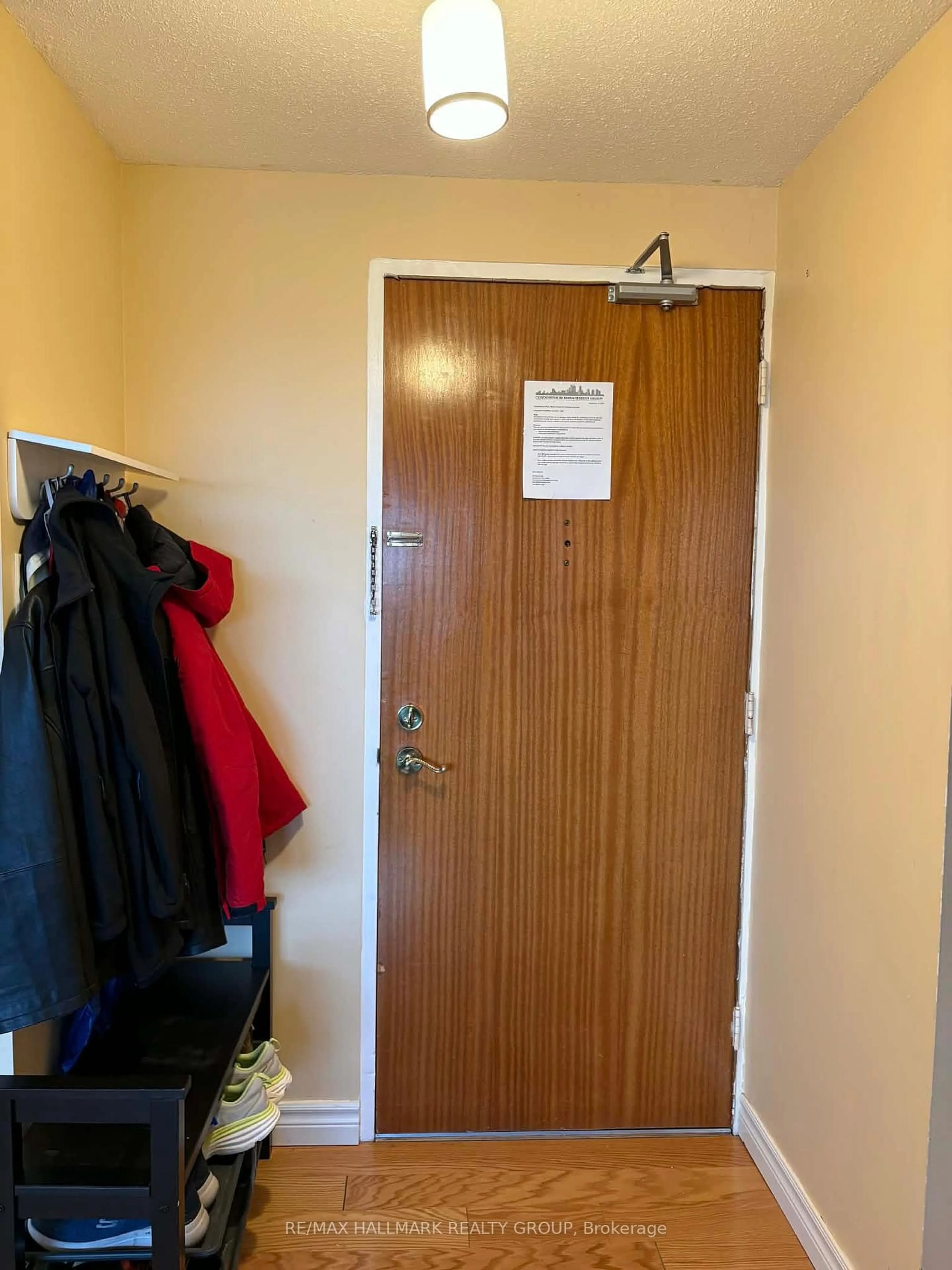 A pic of a room for 20 Chesterton Dr #1217, Ottawa Ontario K2E 6Z7