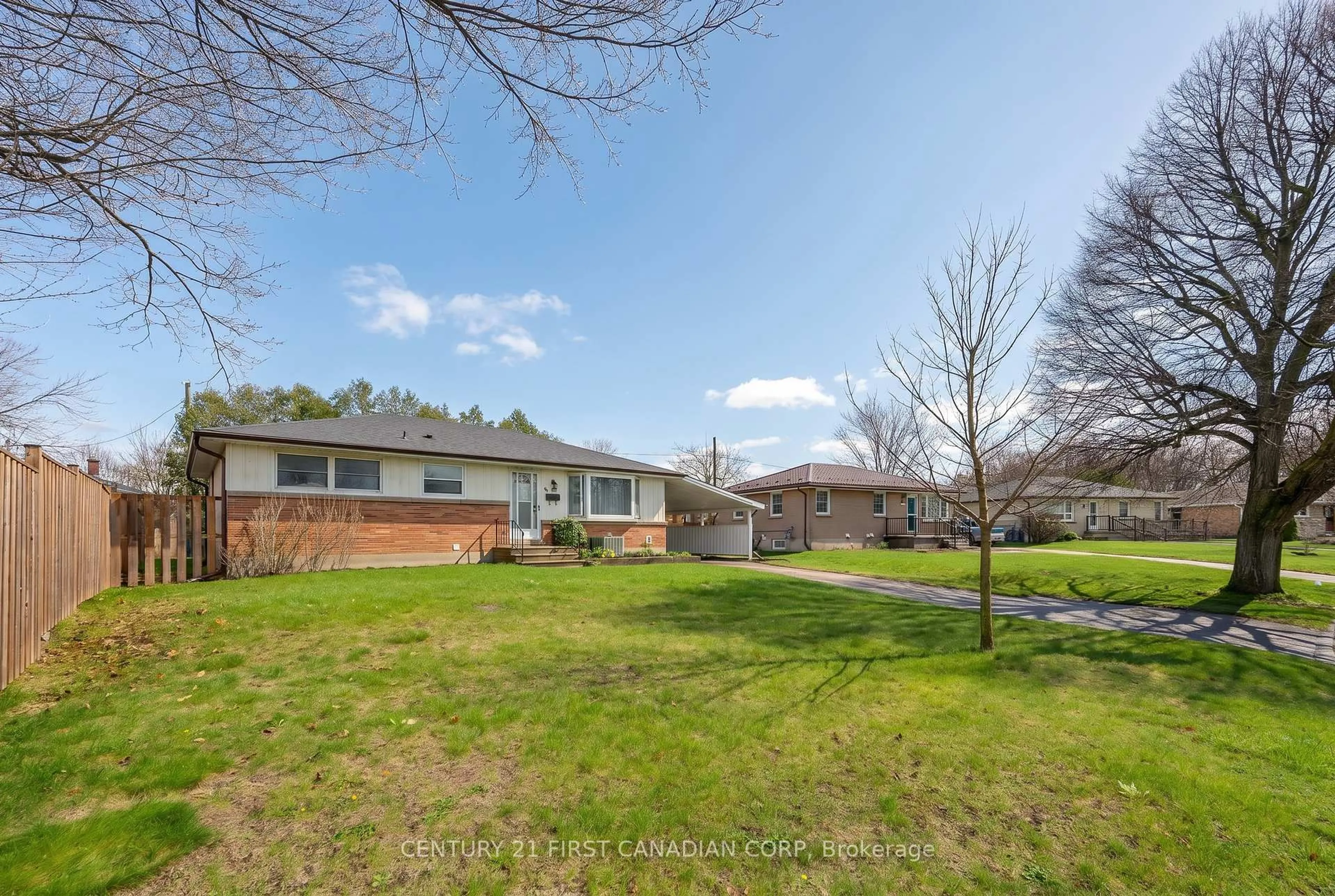 A pic from outside/outdoor area/front of a property/back of a property/a pic from drone, unknown for 6 Breton Park Cres, London East Ontario N5W 1N1