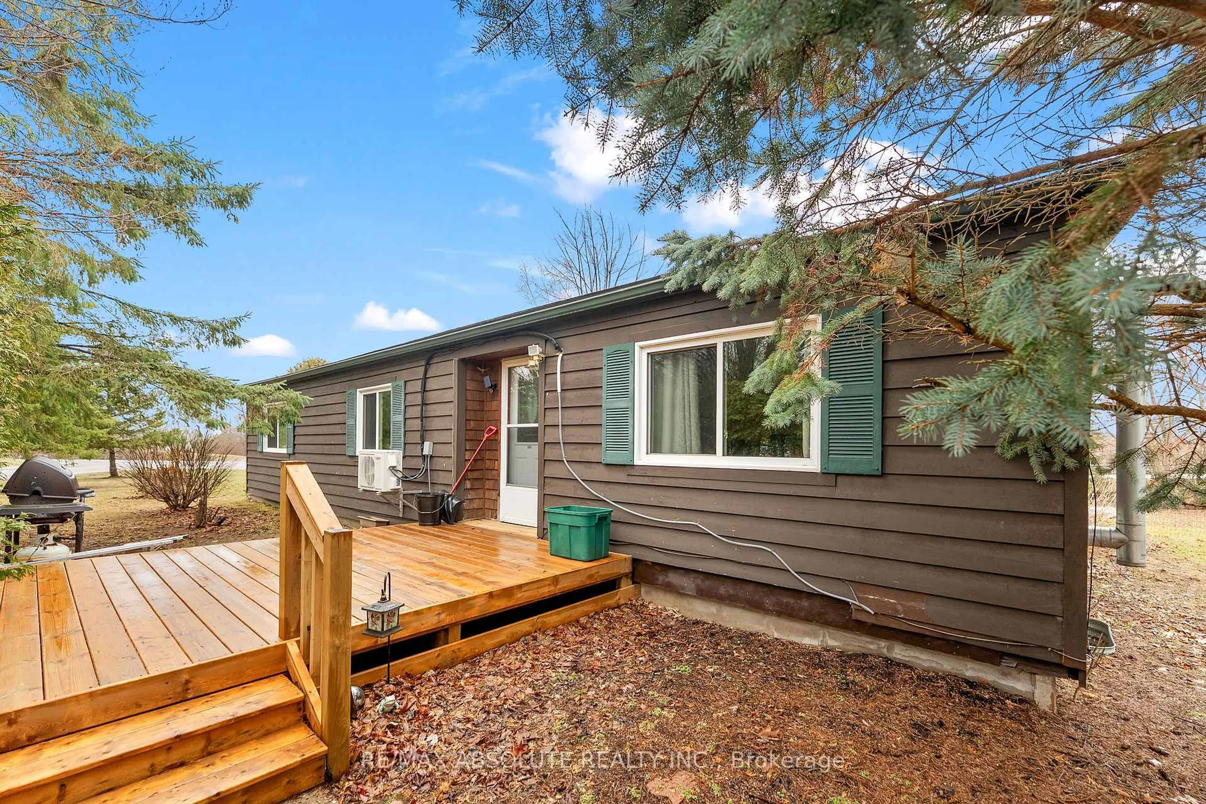 Home with vinyl exterior material, unknown for 235 Poole St, Arnprior Ontario K7S 1J1