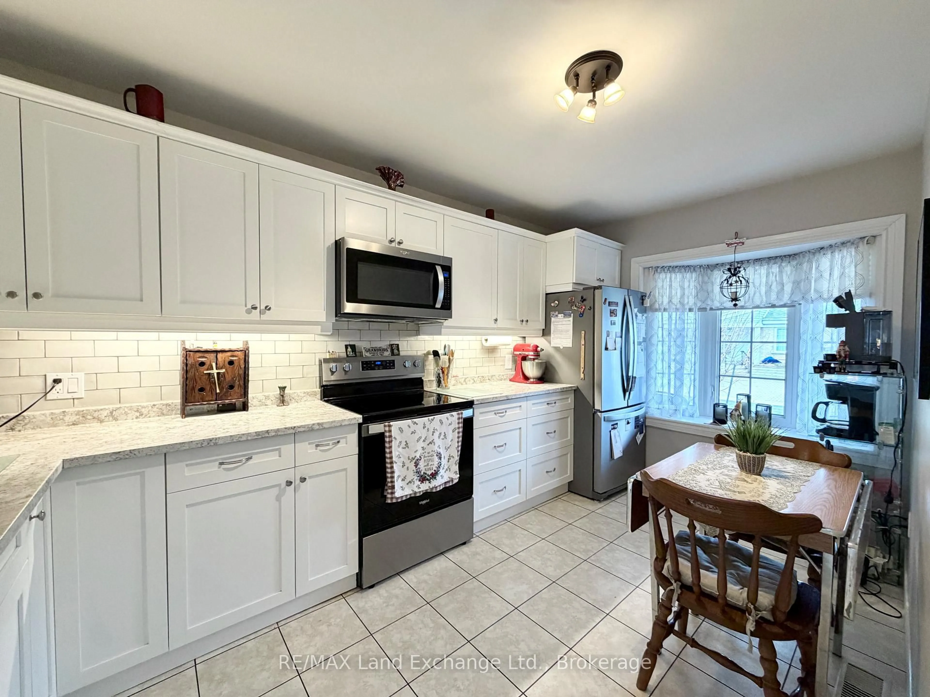 Standard kitchen, ceramic/tile floor for 914 Arlington St #30, Saugeen Shores Ontario N0H 2C4