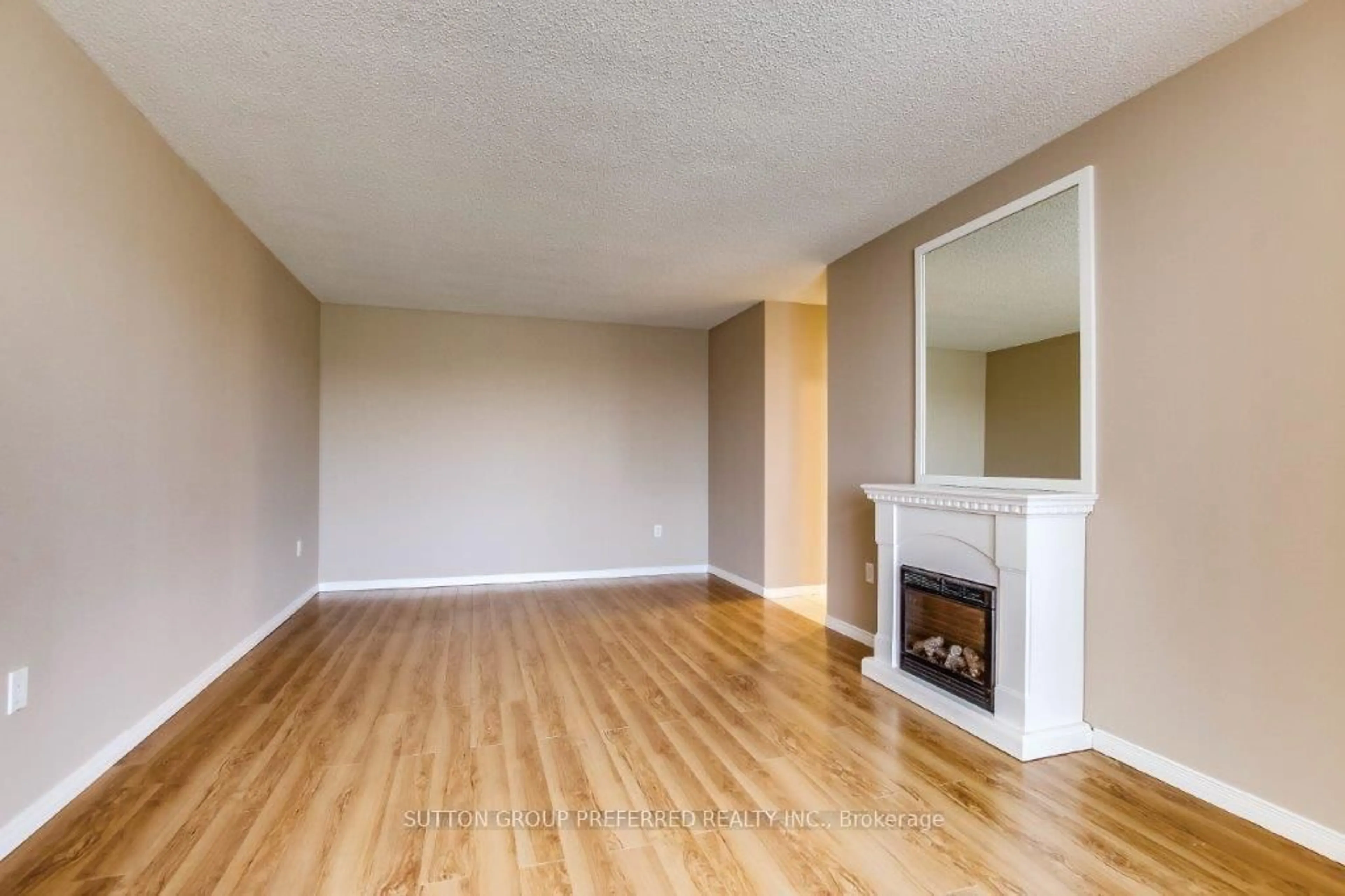 A pic of a room for 1600 Adelaide St #605, London North Ontario N5X 3H6