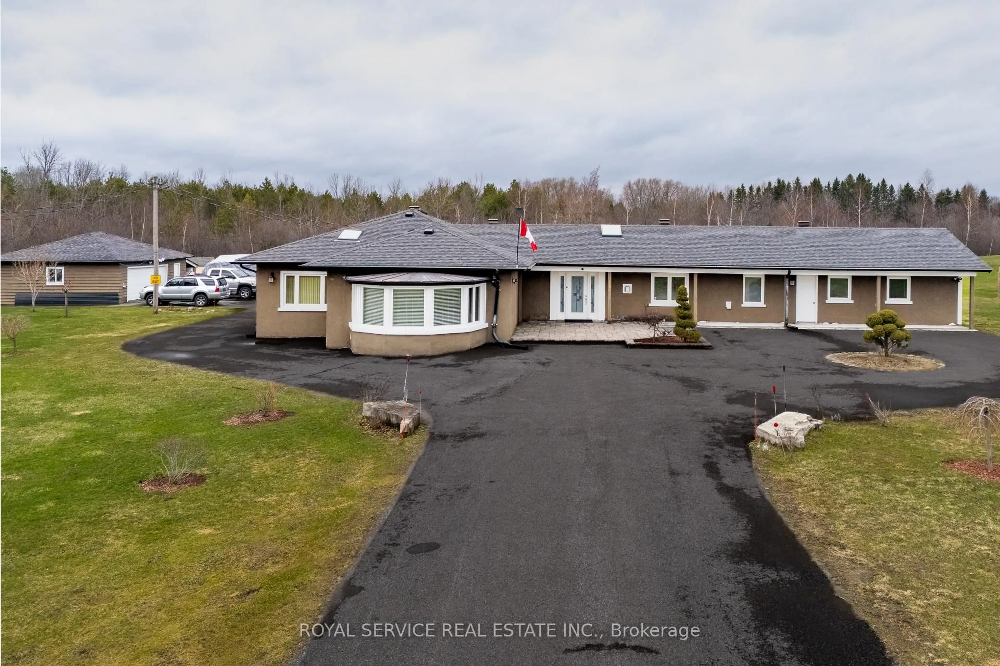 A pic from outside/outdoor area/front of a property/back of a property/a pic from drone, unknown for 4496 County Road 2, Port Hope Ontario L1A 3V5