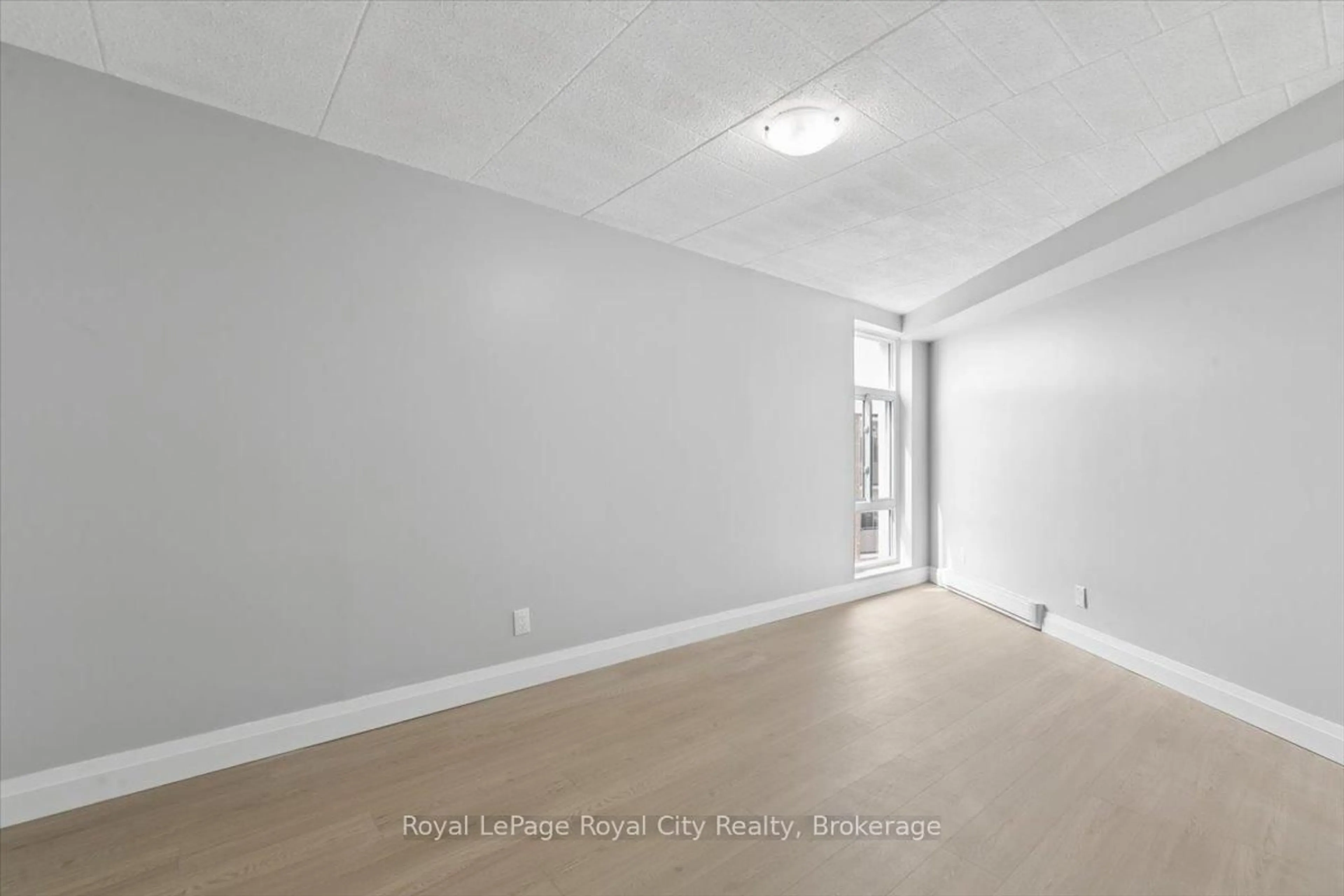 A pic of a room for 91 Conroy Cres #512, Guelph Ontario N1G 2V5