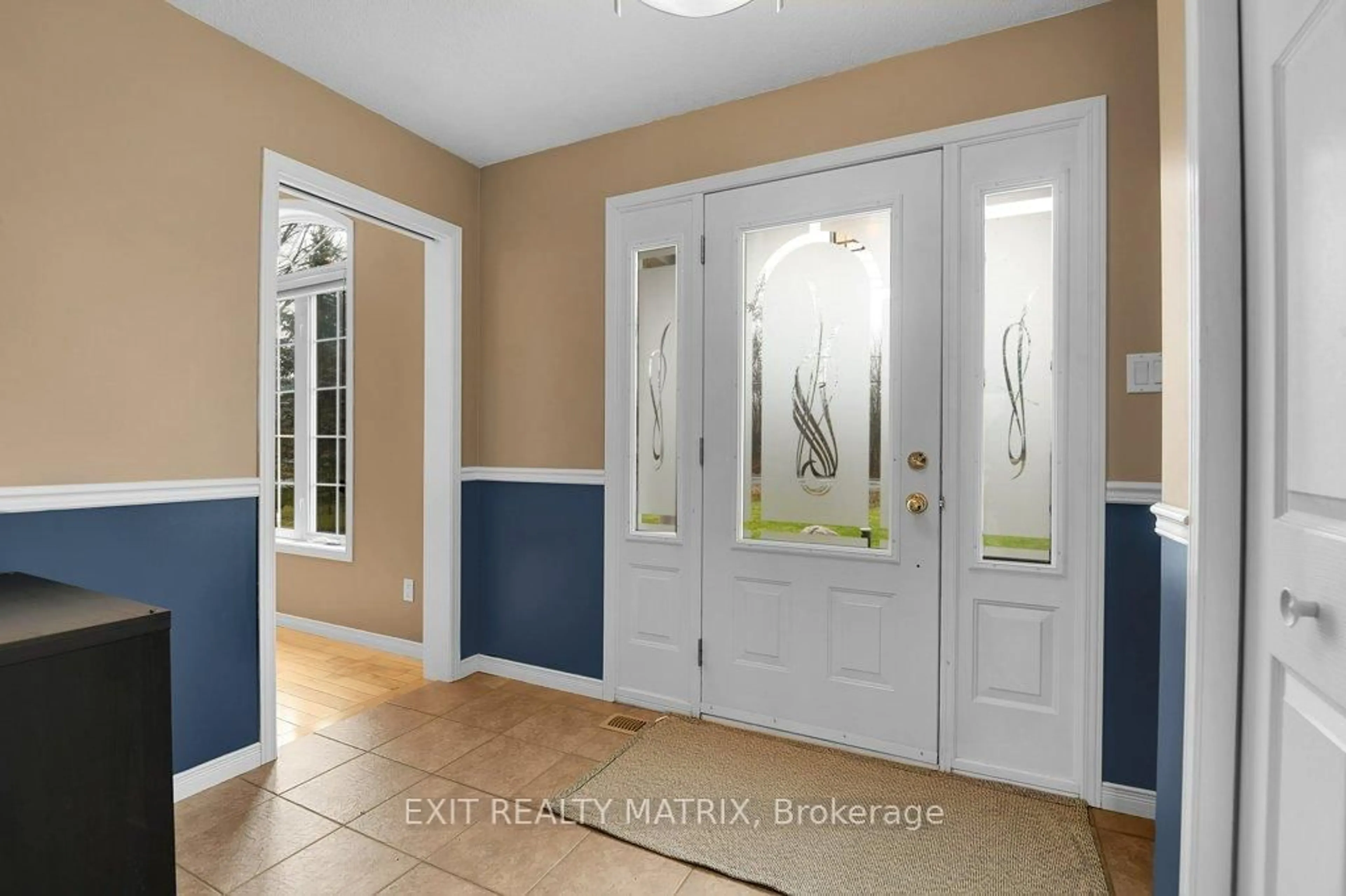 Indoor entryway for 4717 McNeely Rd, Orleans Ontario K4B 0J2