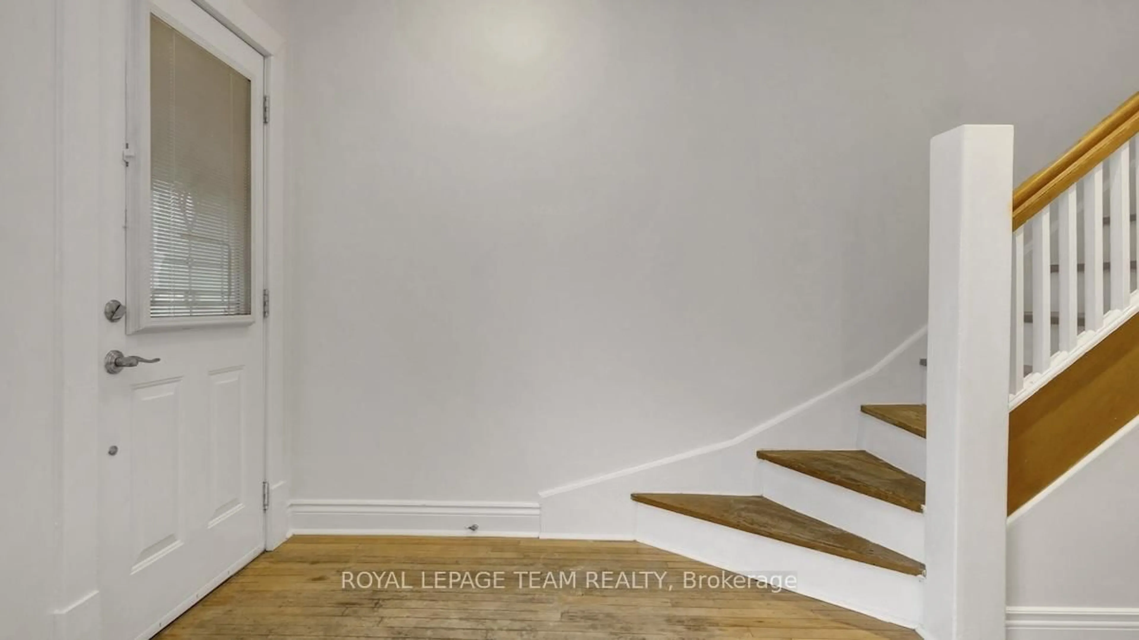 Stairs for 43 Beverley Ave, Ottawa Ontario K1Y 1M7