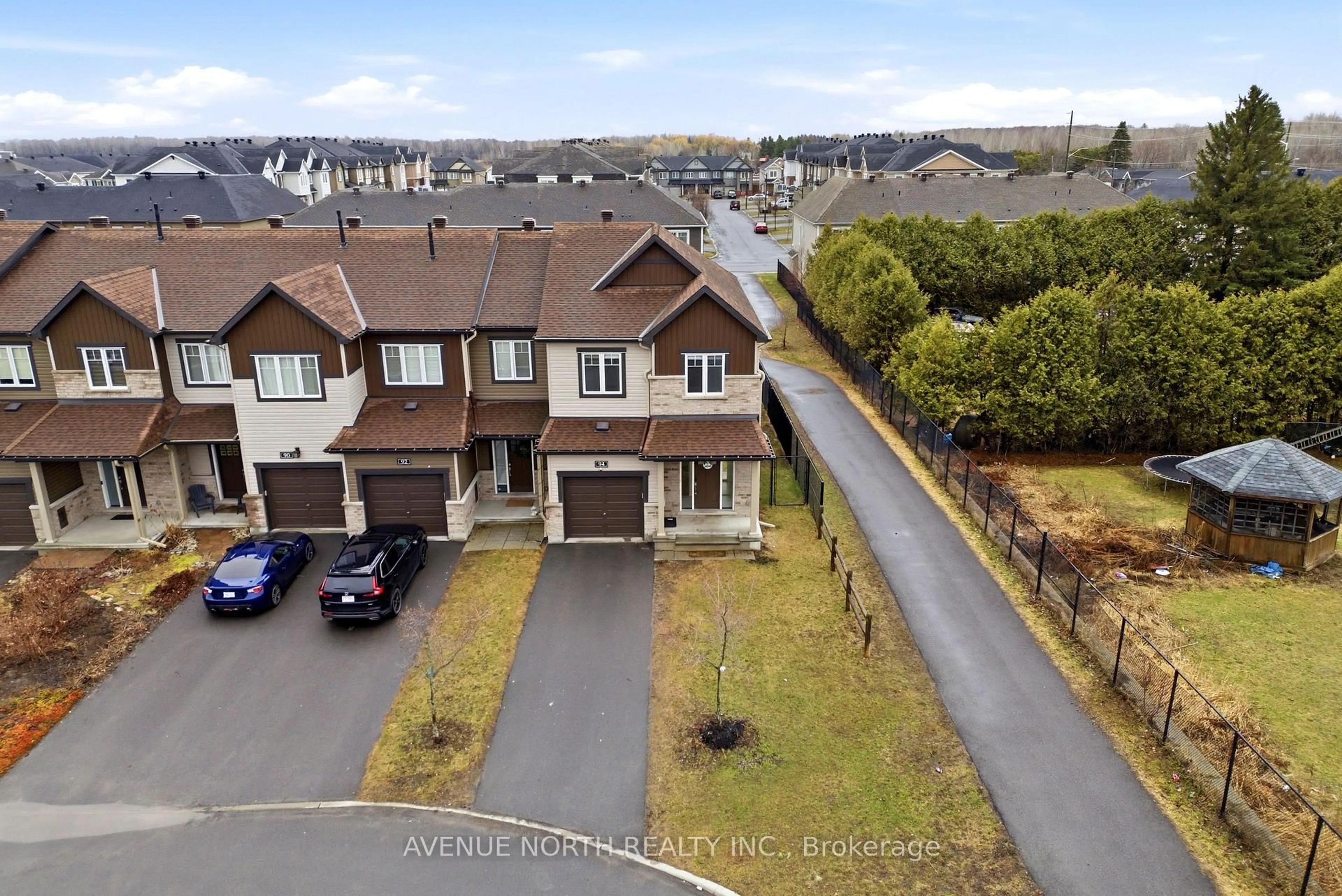 A pic from outside/outdoor area/front of a property/back of a property/a pic from drone, mountain view for 94 Gardenpost Terr, Ottawa Ontario K4A 5H2