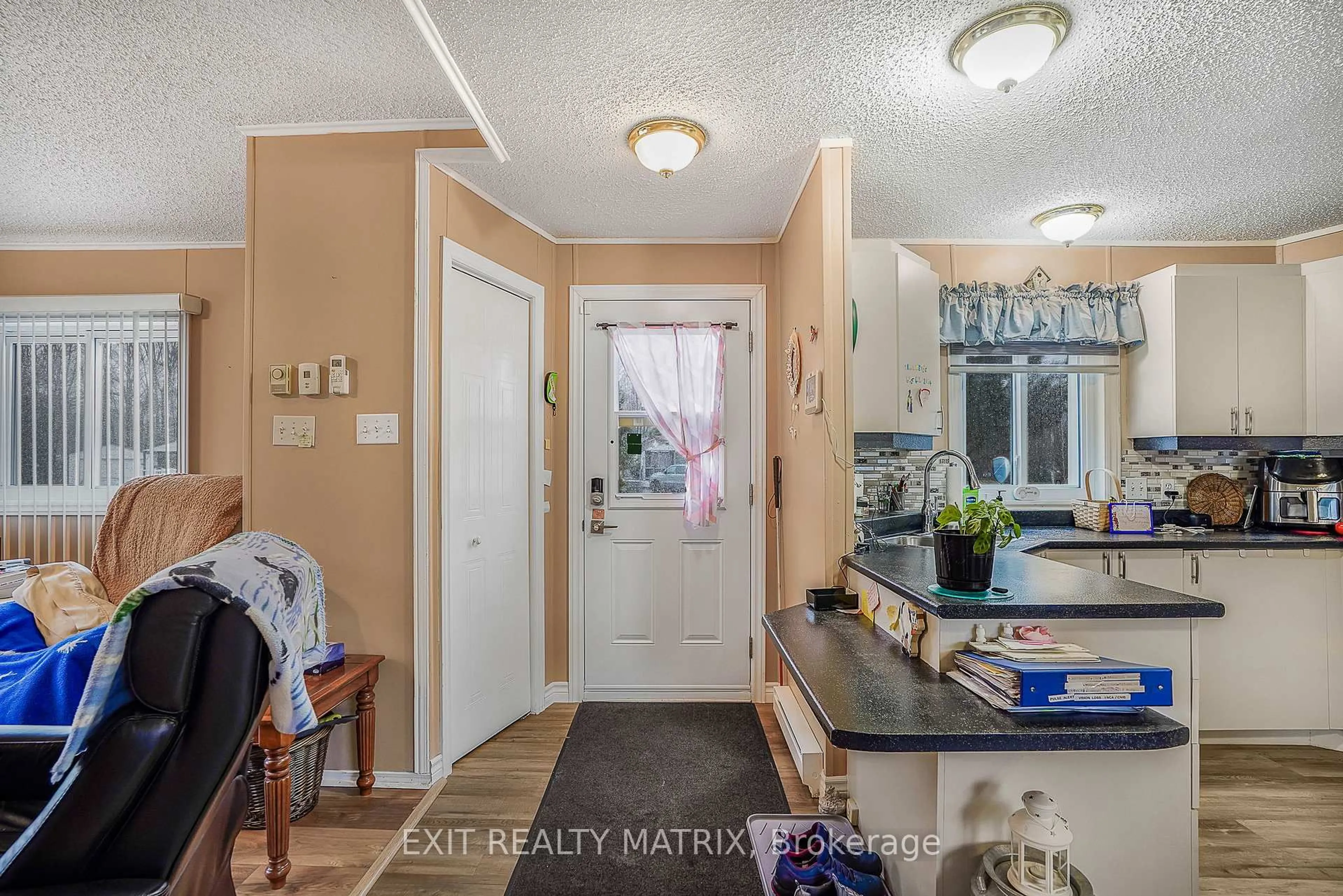 Indoor entryway for 29-5279 County Rd 17 Rd, Alfred and Plantagenet Ontario K0B 1A0