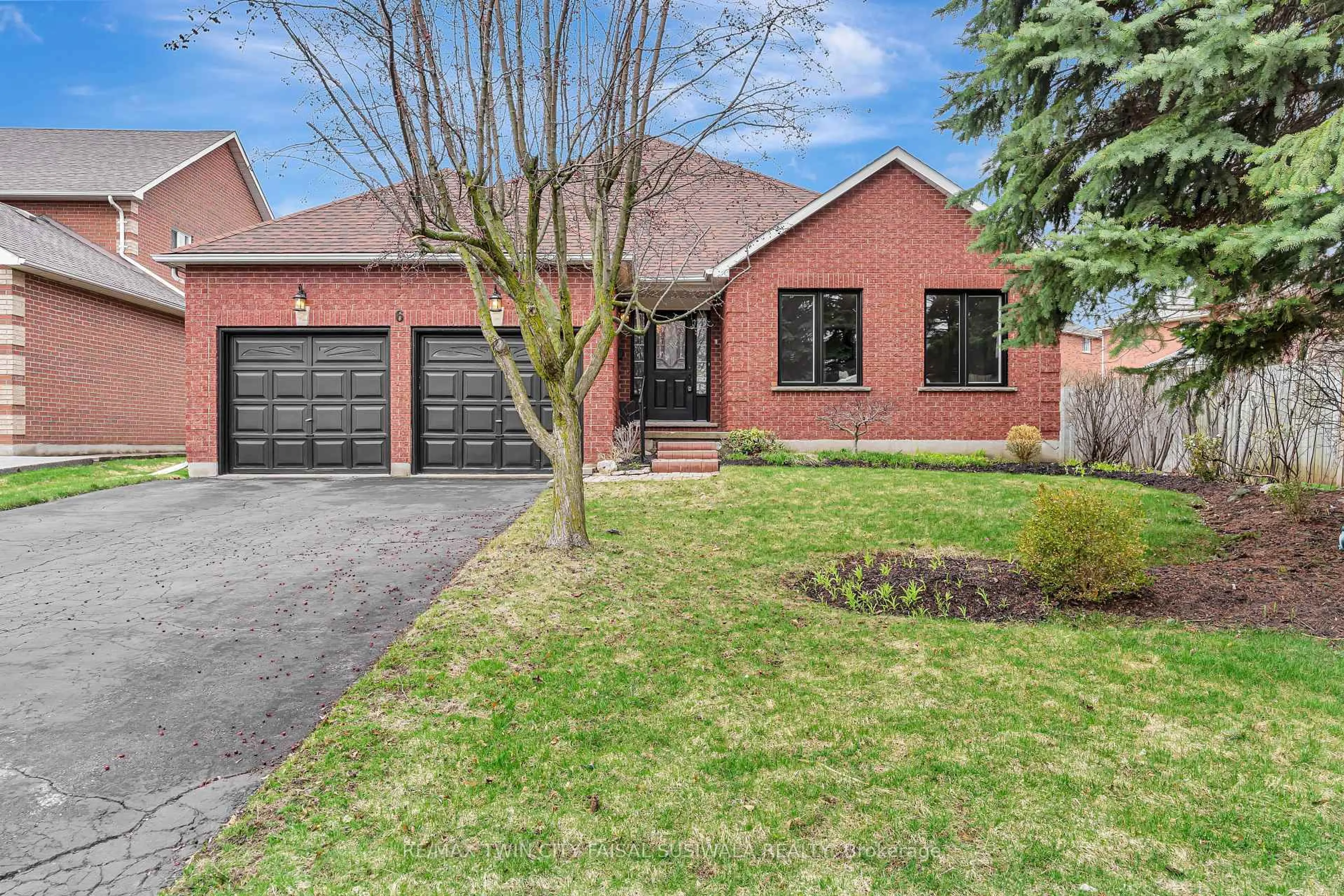Home with brick exterior material, street for 6 Gowinlock Crt, Cambridge Ontario N1T 1N2