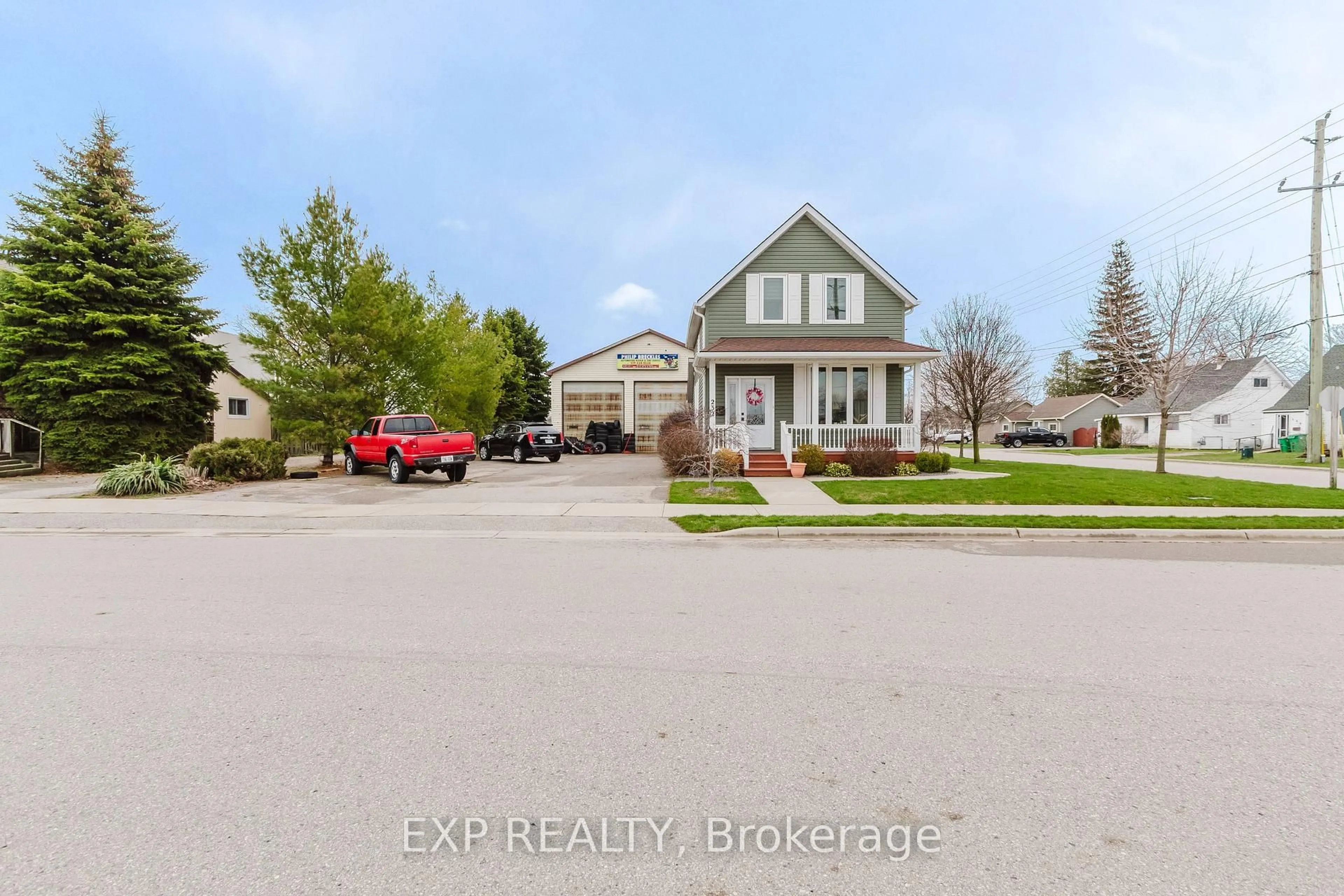 A pic from outside/outdoor area/front of a property/back of a property/a pic from drone, street for 232 Oxford St, Goderich Ontario N7A 1G3