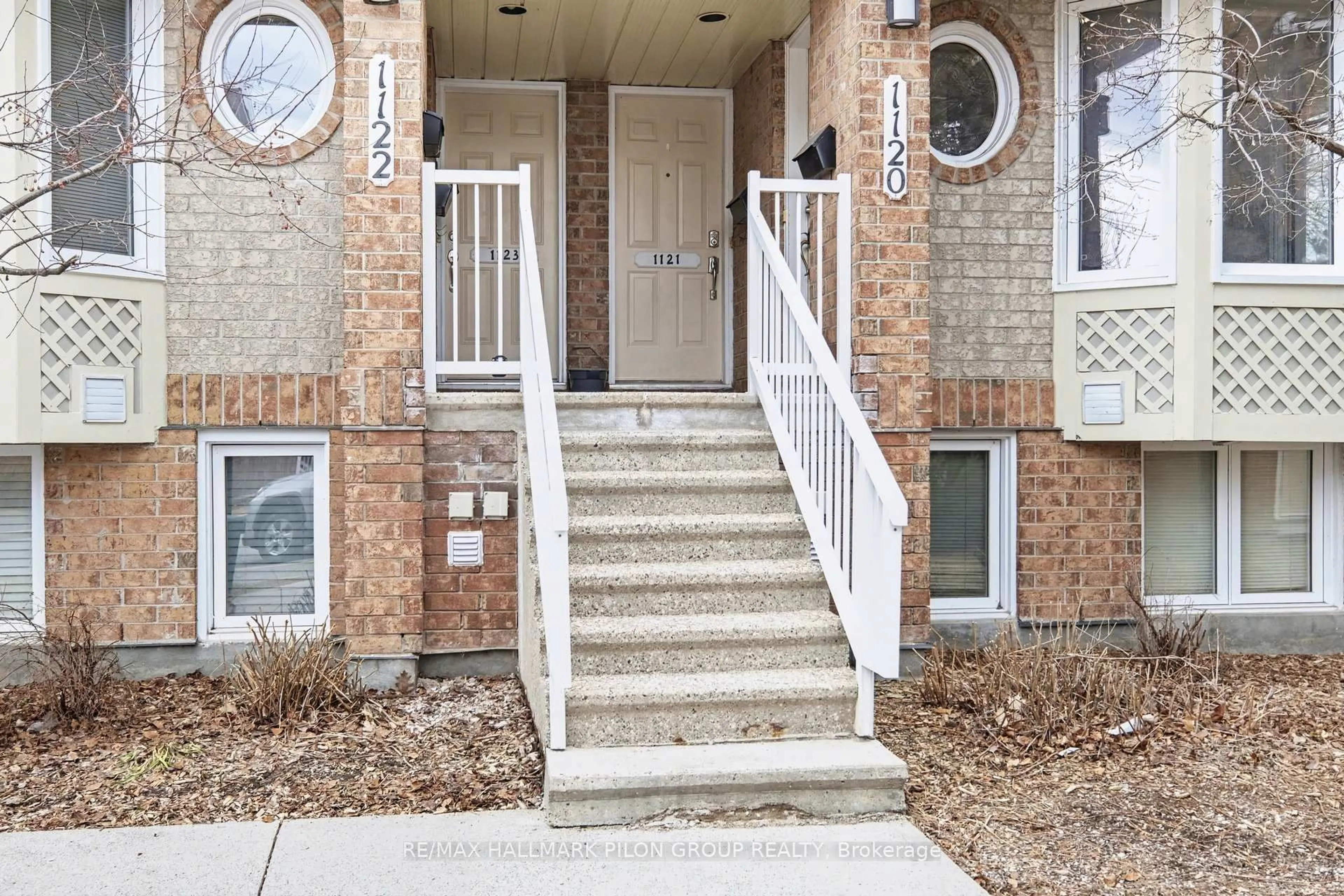 Indoor entryway for 1121 Gablefield Private, Ottawa Ontario K1J 1E4