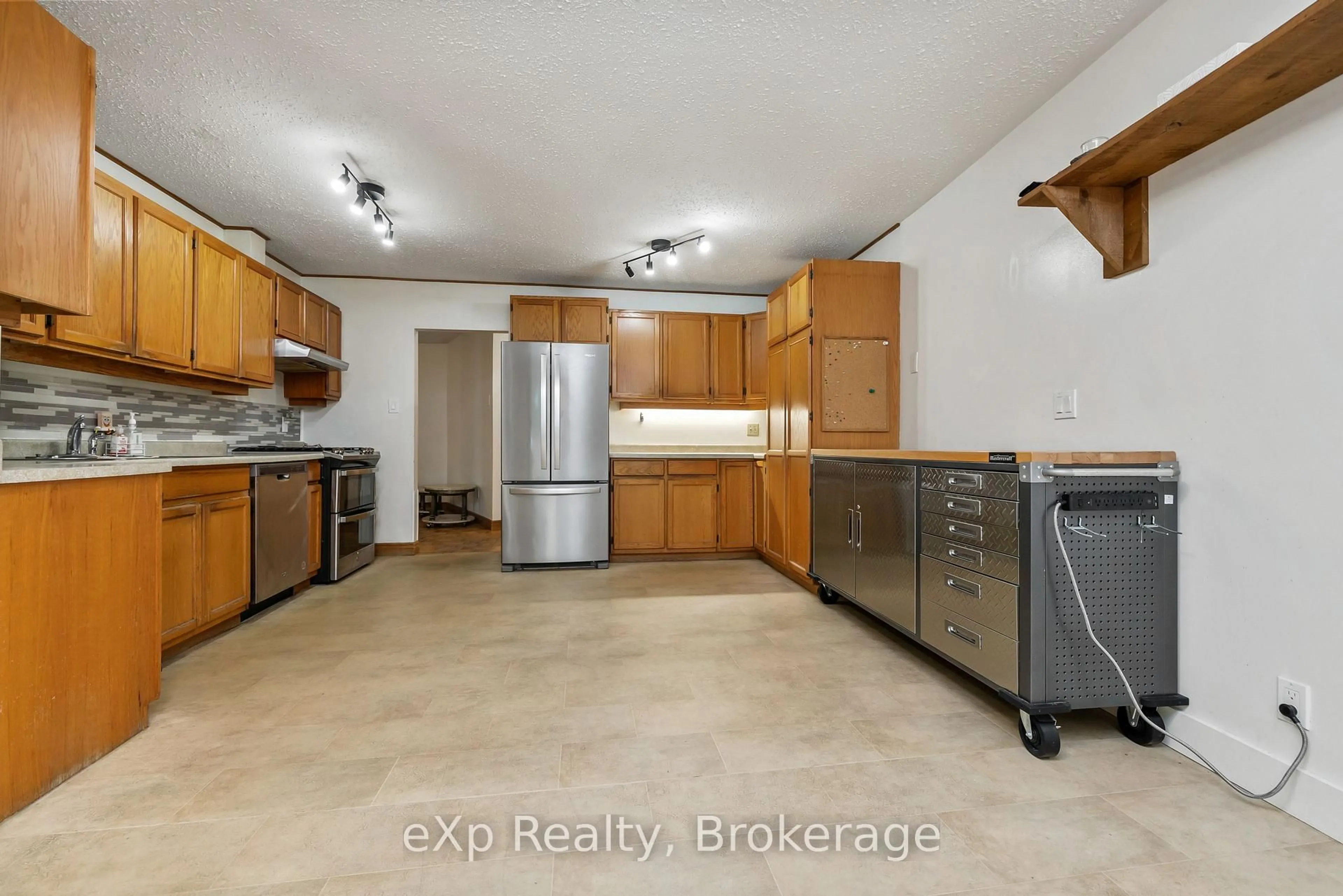 Unknown for 18 Kristen Hts, Parry Sound Ontario P2A 2Z6