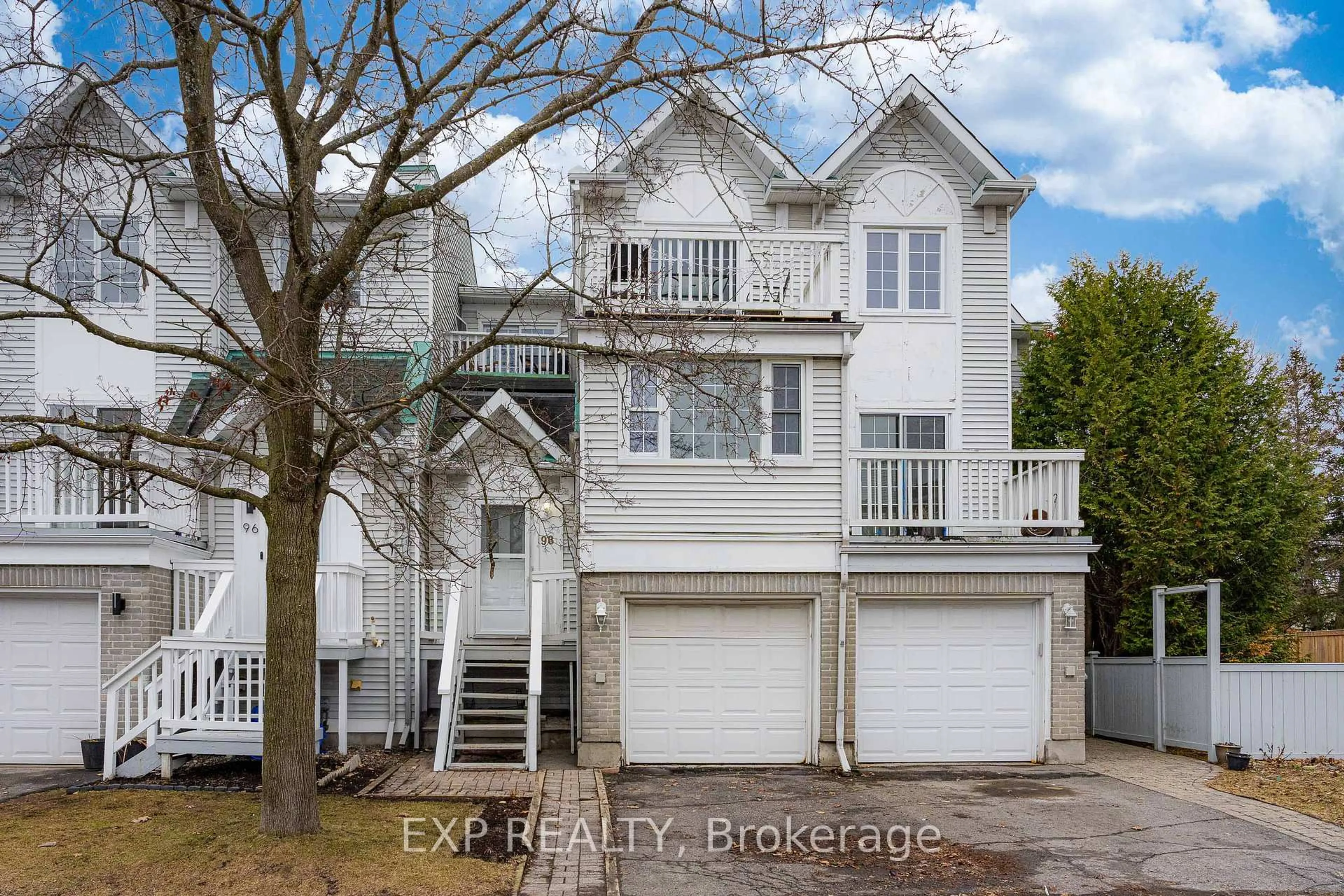 Home with vinyl exterior material, street for 98 Castlegreen Private, Ottawa Ontario K1T 3N3