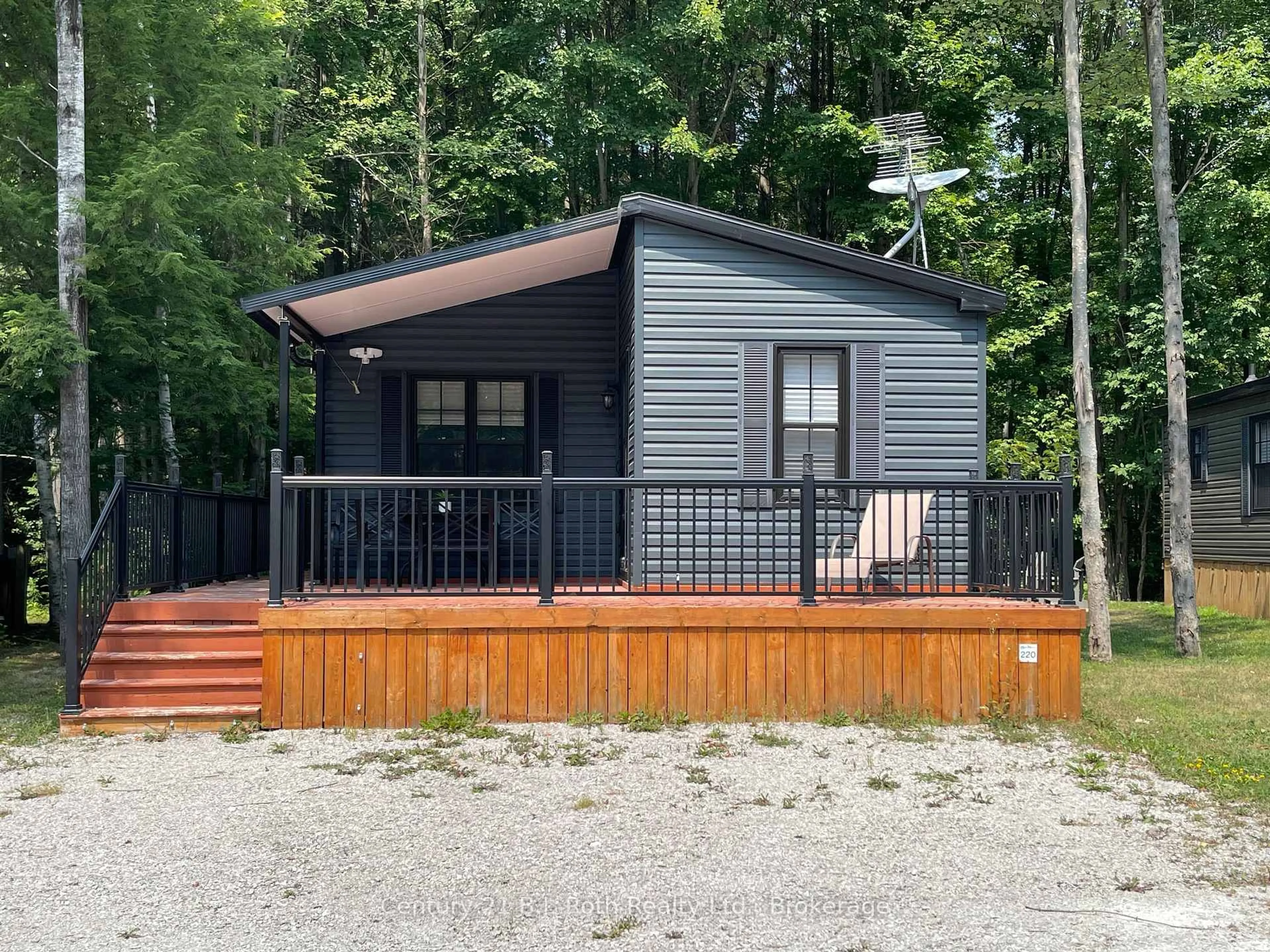 Shed for 1082 Shamrock Marina Rd ##220, Gravenhurst Ontario P0E 1N0