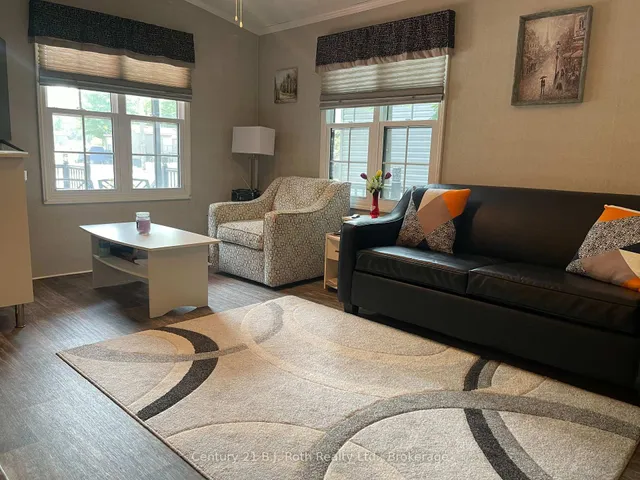 1082 Shamrock Marina Rd #220, Gravenhurst 2