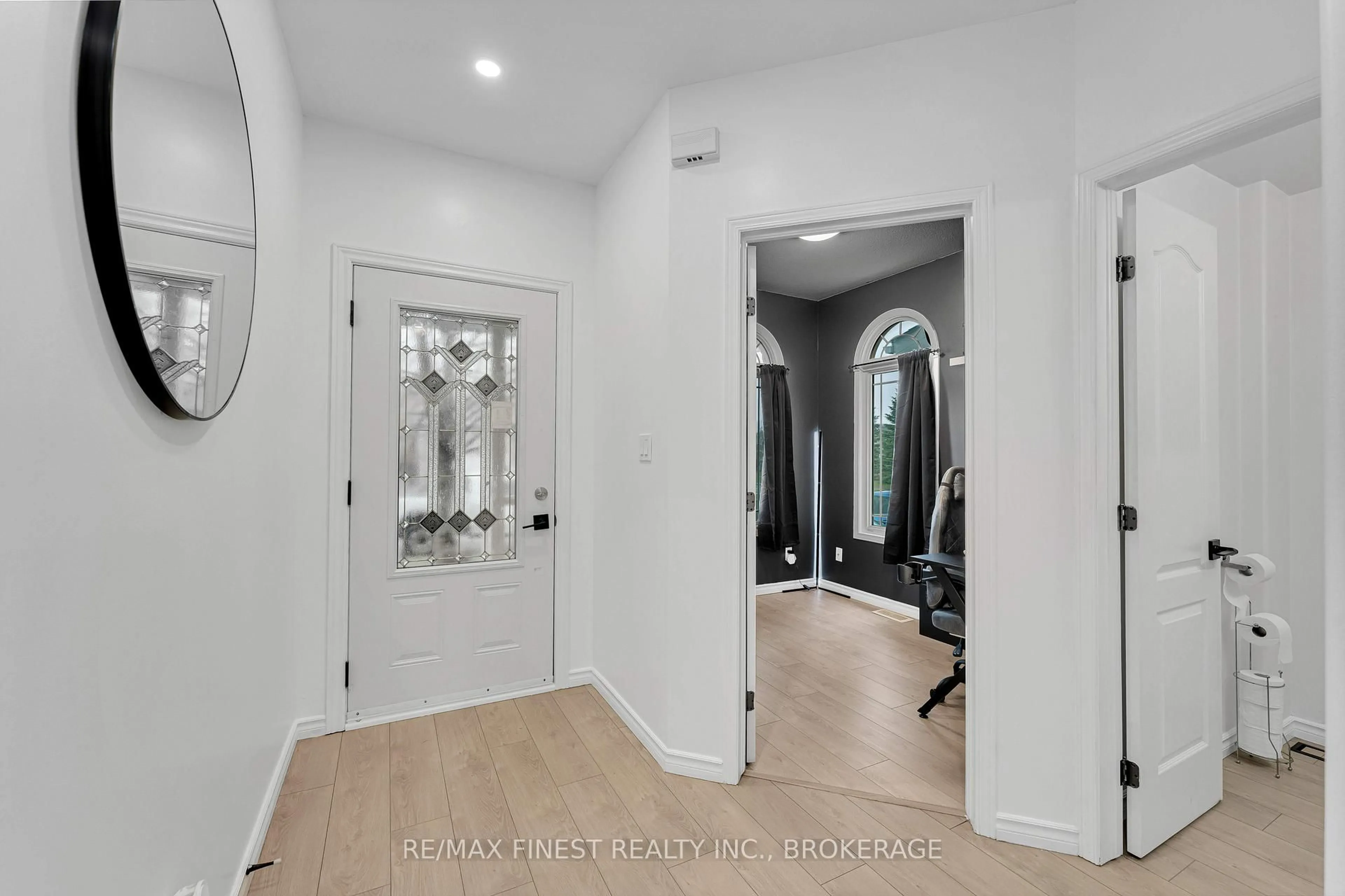 Indoor entryway for 422 Laura Ave, Kingston Ontario K7K 7M3