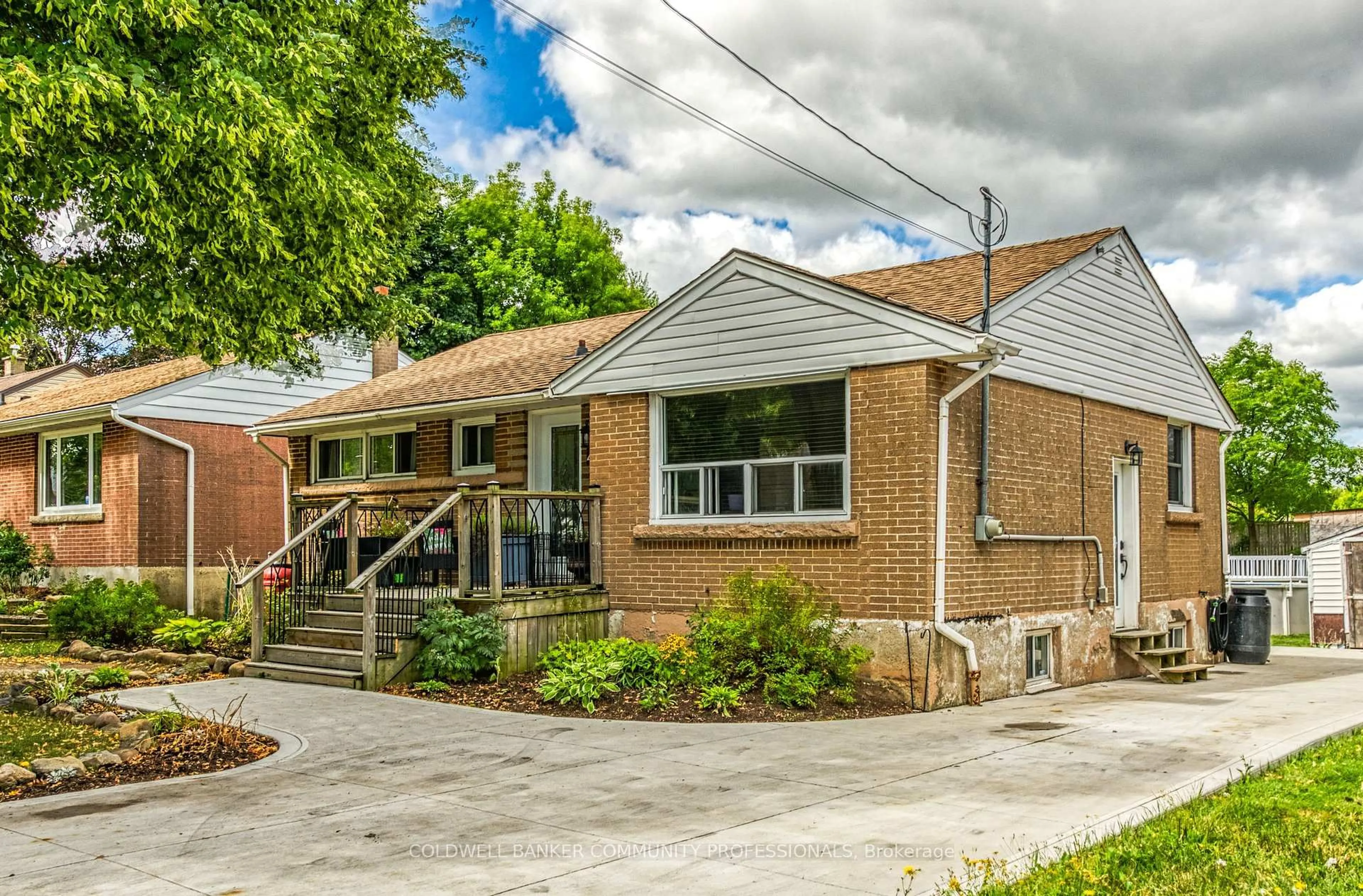 Home with brick exterior material, street for 446 East 36th St, Hamilton Ontario L8V 4A5