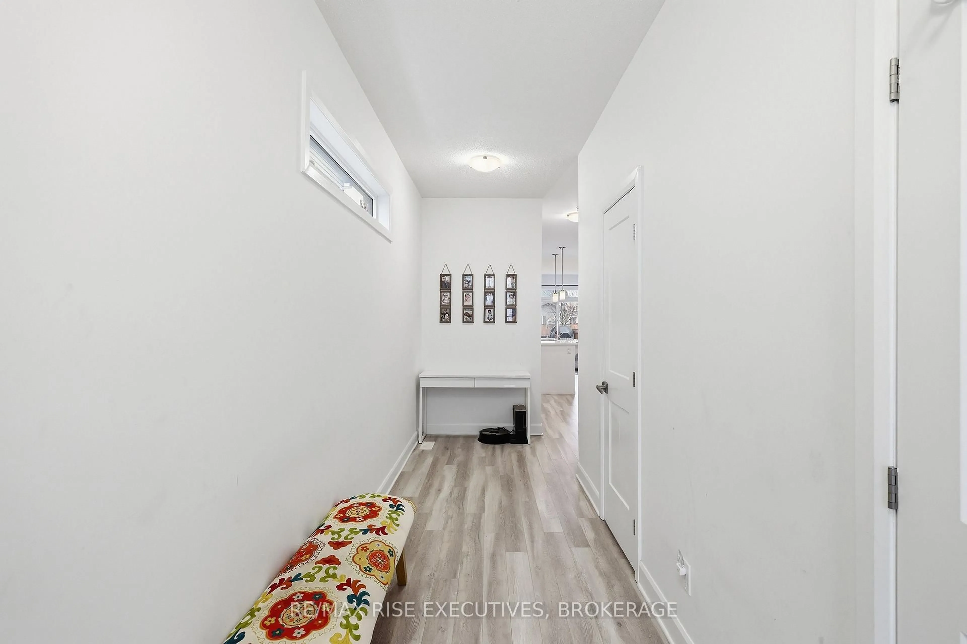 Indoor entryway for 1538 Davenport Cres, Kingston Ontario K7P 0M6