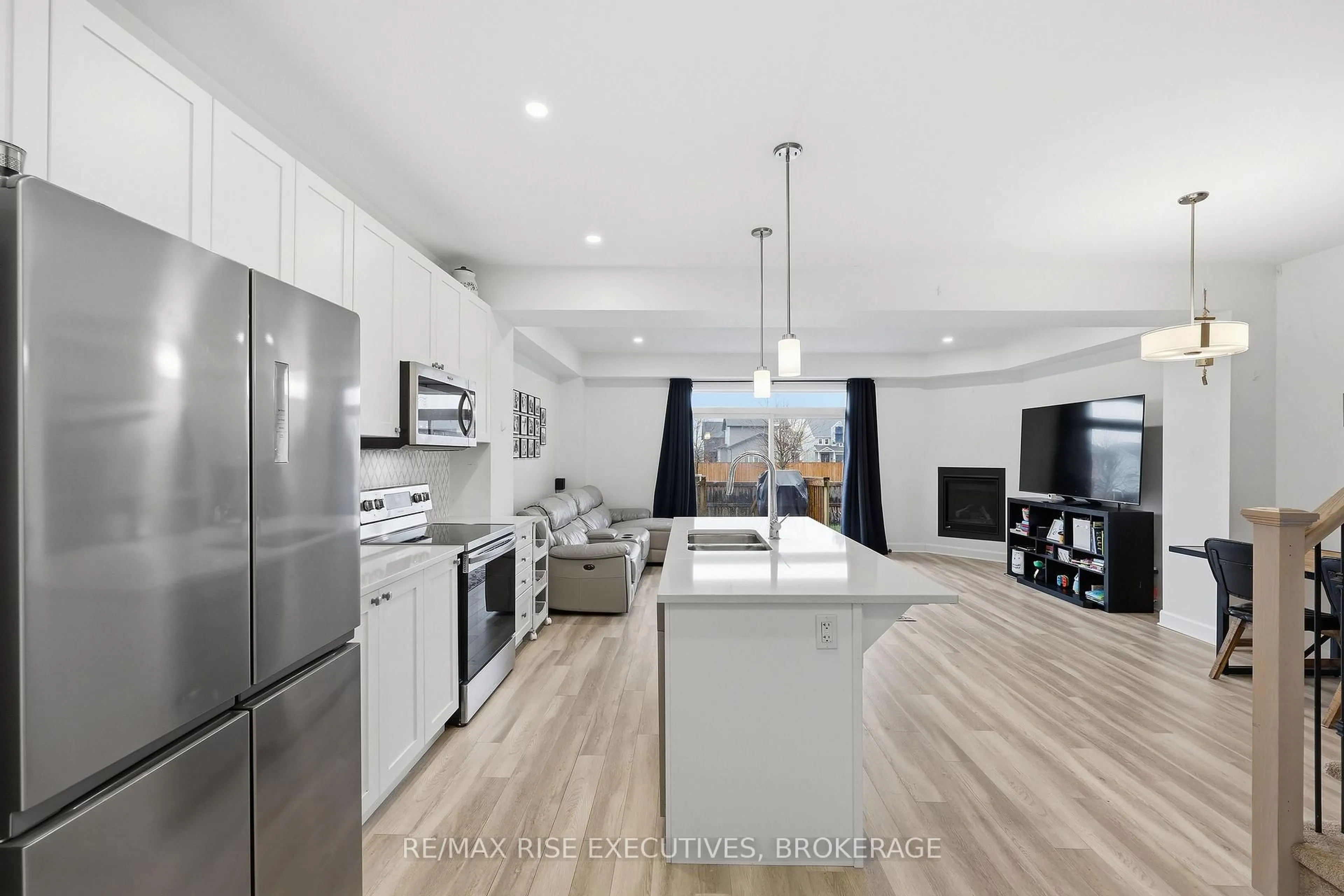 Open concept kitchen, unknown for 1538 Davenport Cres, Kingston Ontario K7P 0M6
