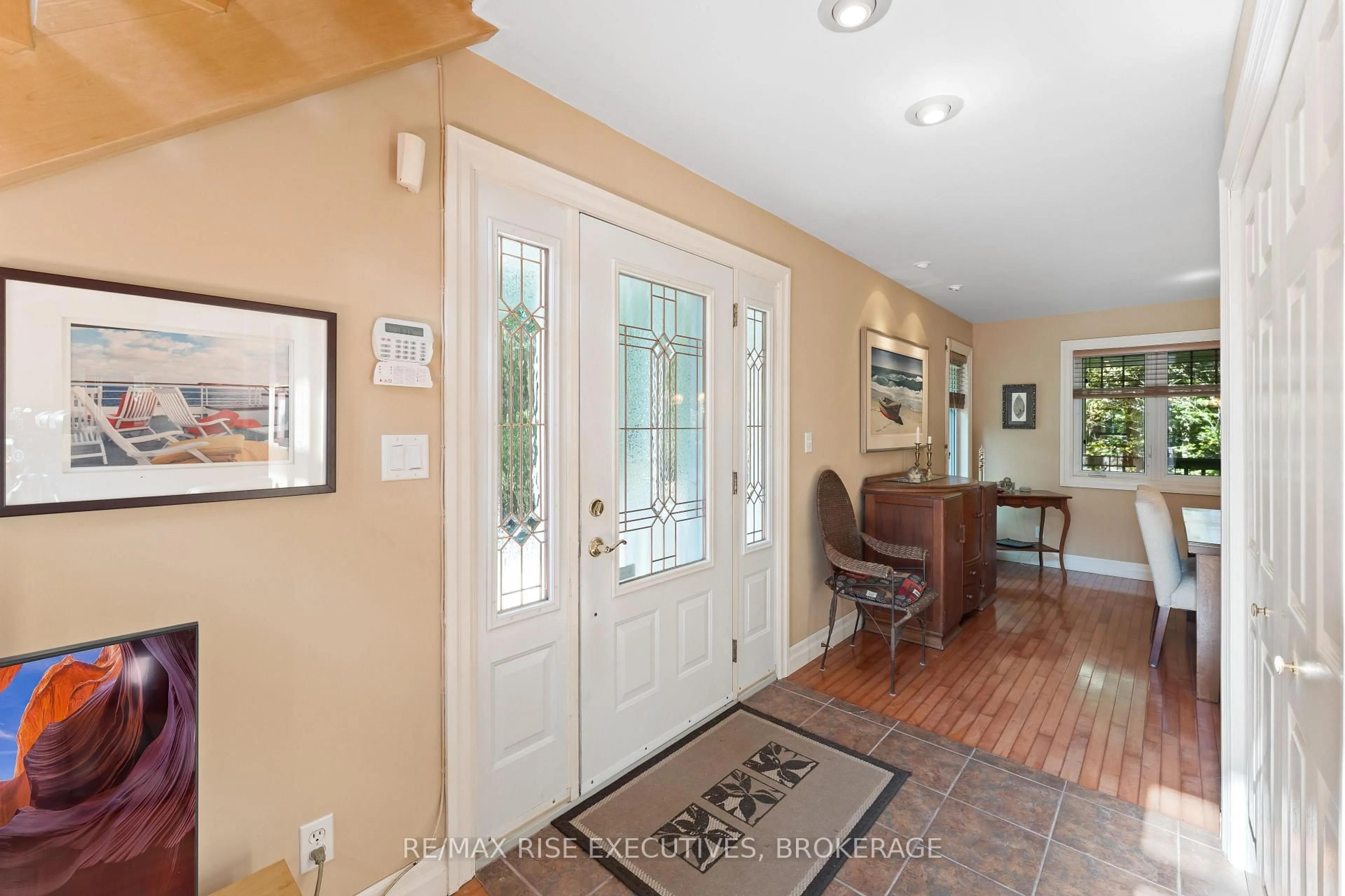 Indoor entryway for 5209 HIGHWAY 15, Seeley's Bay Ontario K0H 2N0