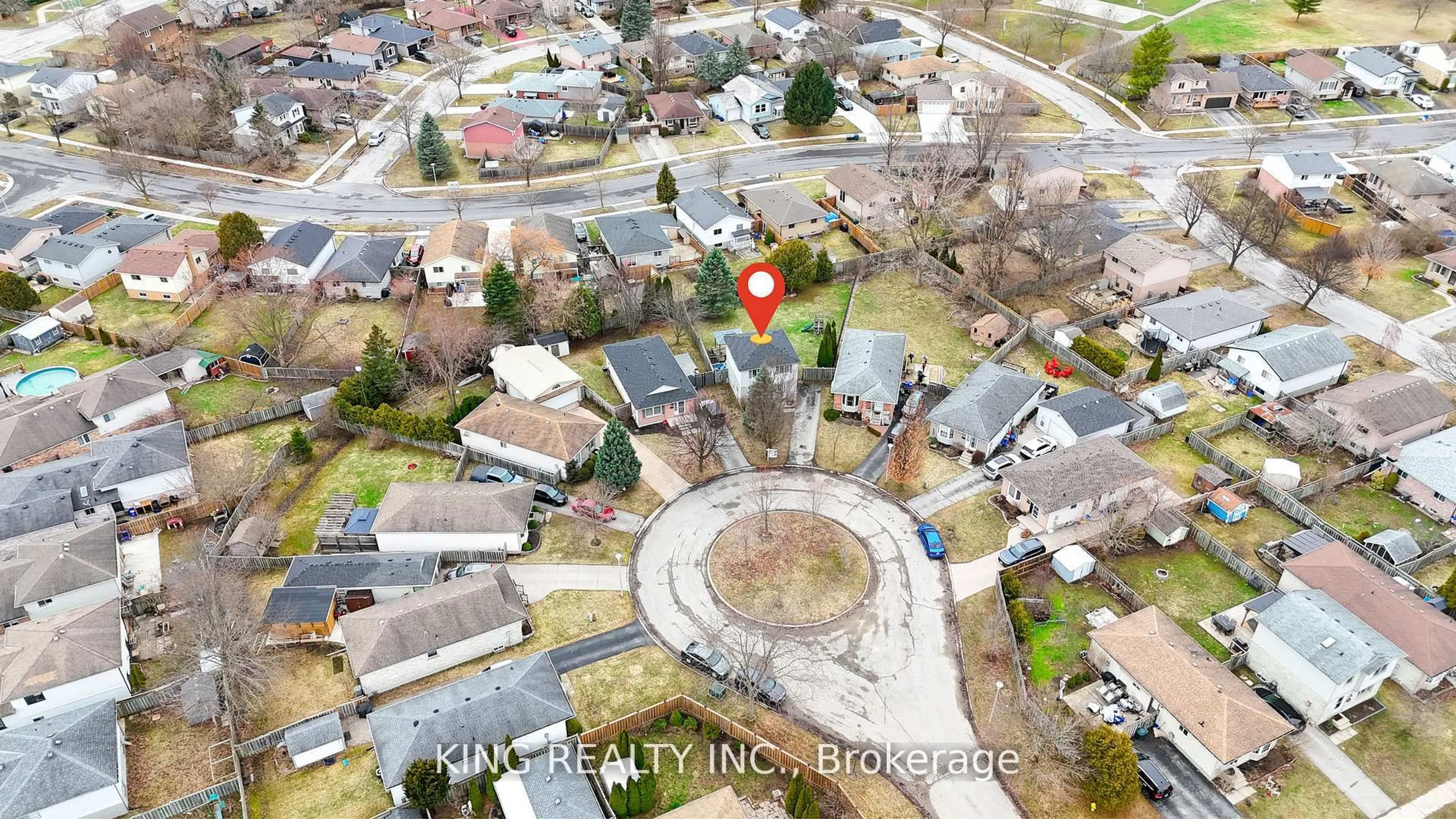 A pic from outside/outdoor area/front of a property/back of a property/a pic from drone, street for 171 POCHARD Crt, London East Ontario N5W 5Z3