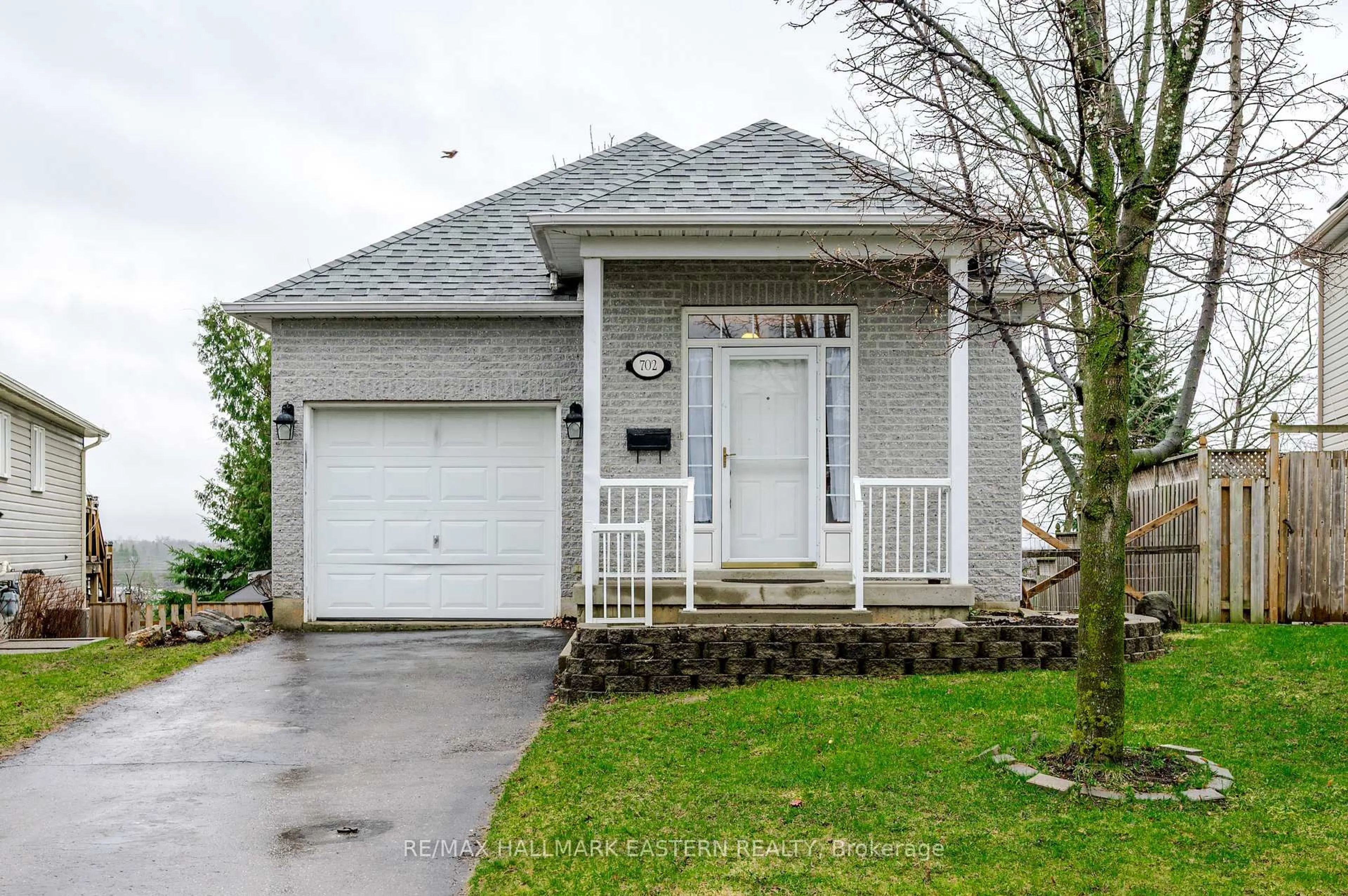 Unknown for 702 Trailview Dr, Peterborough Ontario K9J 8P2