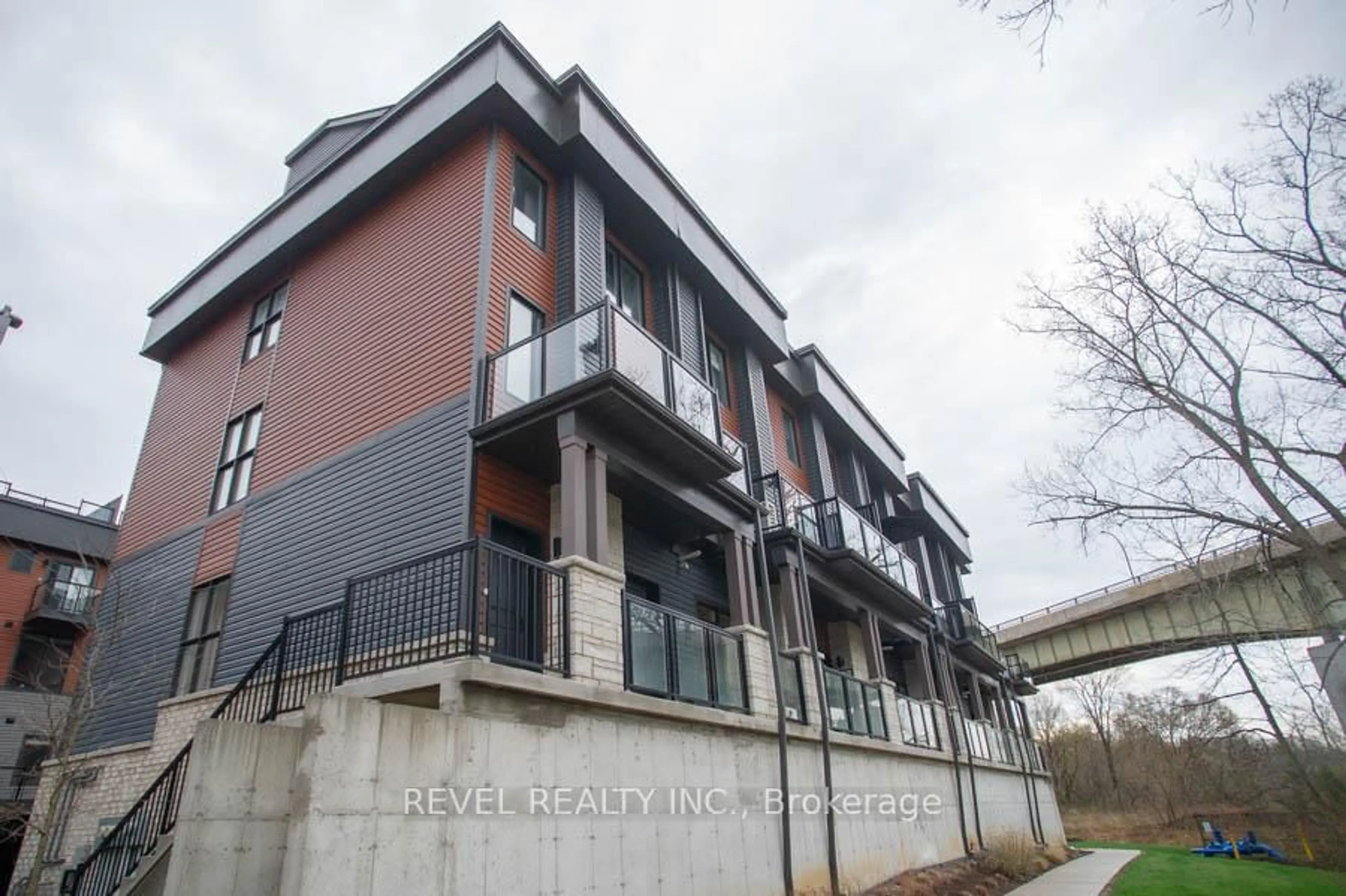 Unknown for 2 Willow St #11, Brant Ontario N3L 0C6