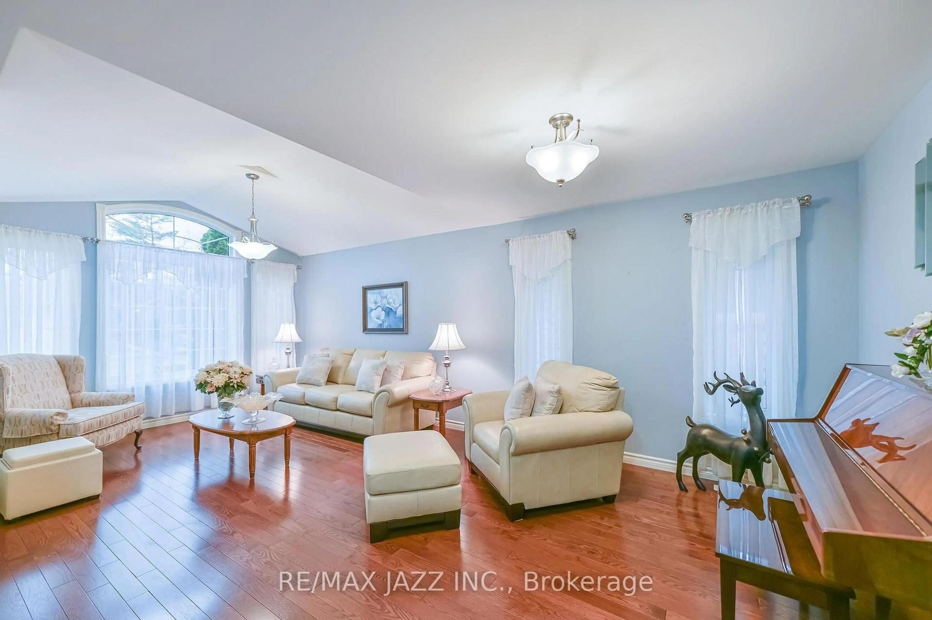 Living room with furniture, unknown for 33 Ashwood Cres, Greater Napanee Ontario K7R 3L1